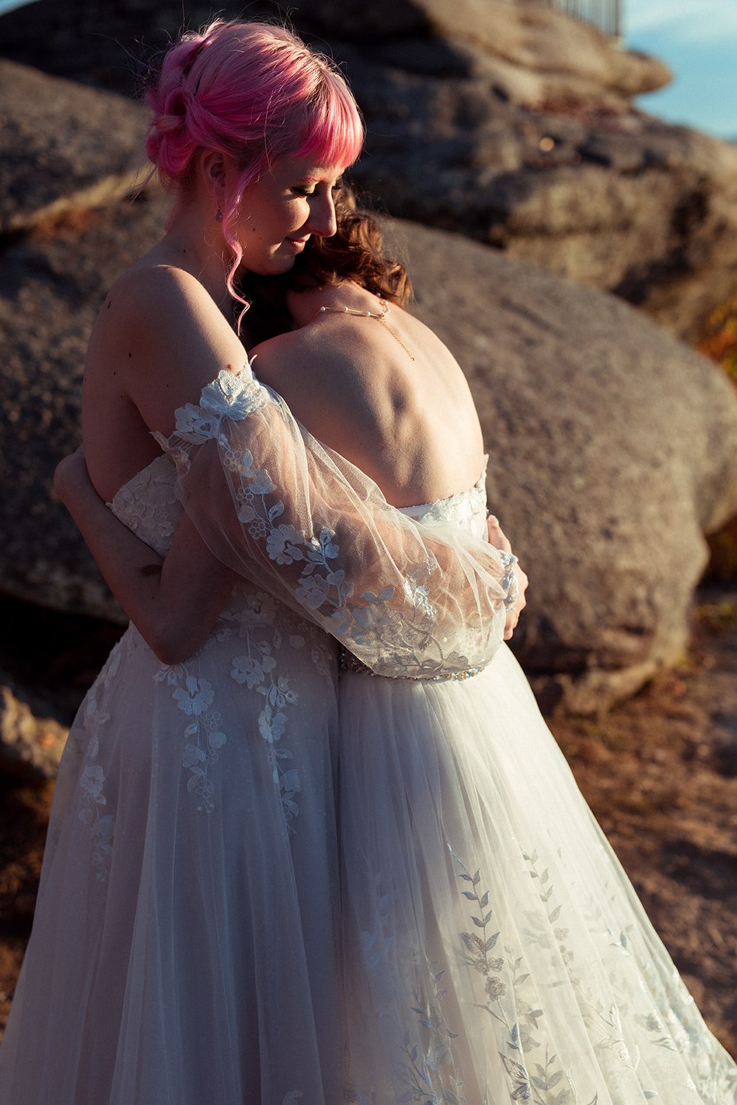 Eliza-Bell-Photo-wedding-Jump-Off-RockZ+R-147.jpg