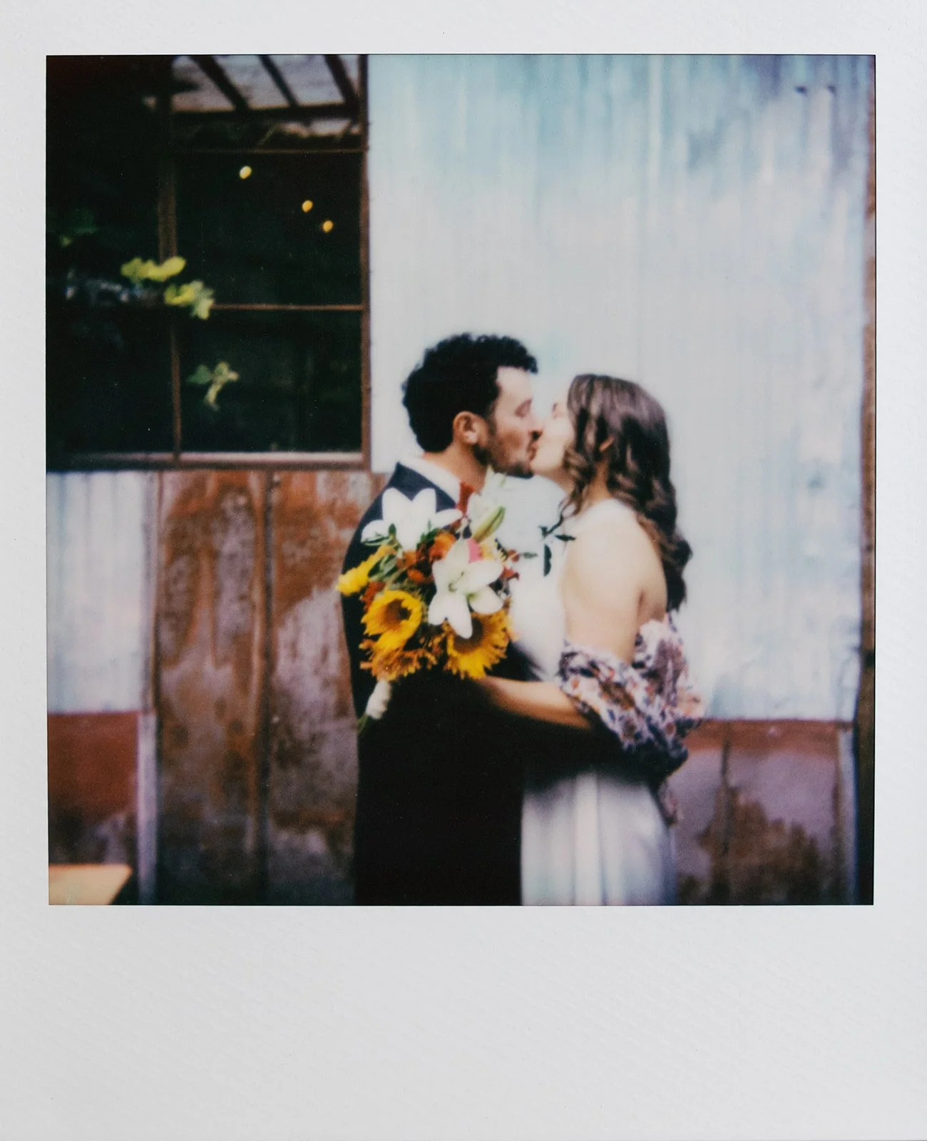 wedding_kiss_polaroid.jpg
