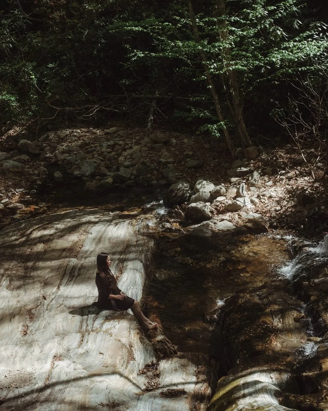 Saro can sing a ballad like it&rsquo;s nobody&rsquo;s business. And then she can tell you about its history cuz she&rsquo;s real smart too. 

We had a blast one sparkly spring morning making photos for her future album. She didn&rsquo;t even give me 
