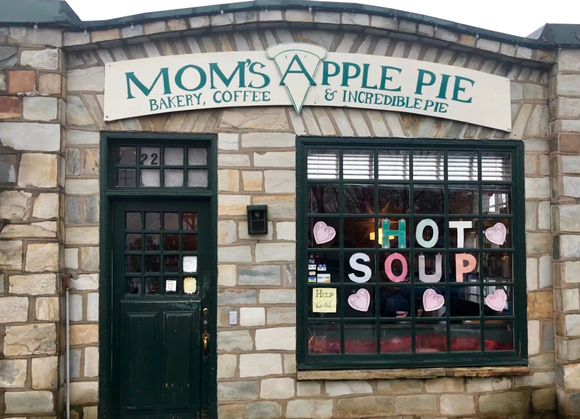 Mom's Apple Pie in Leasburg, Virginia