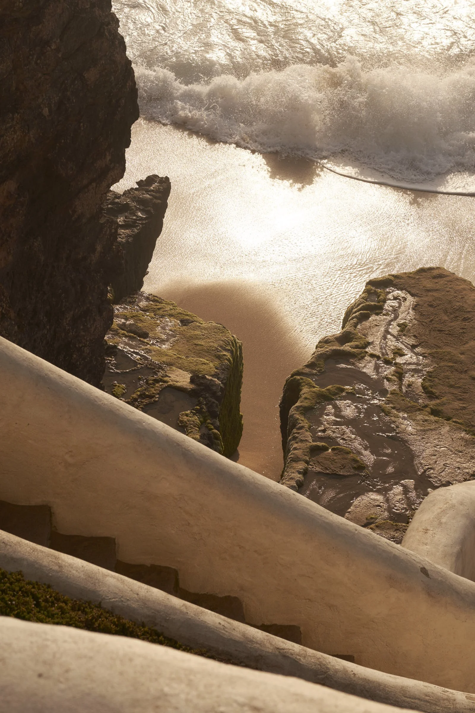 Portugal-CarriedAwayOnTheCrestOfAWave-2025-JVG-.jpg