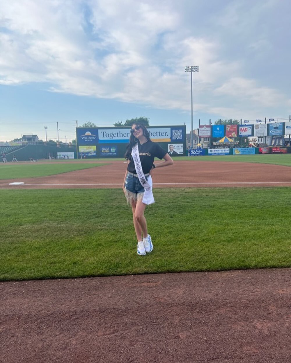 Take me out to the ball game! ⚾️ What a fun night at @yorkrevolution with my sisters.. watching the team play, showing off our shoes in a shoe parade, and taking in all the fun festivities. What an amazing evening! 💕