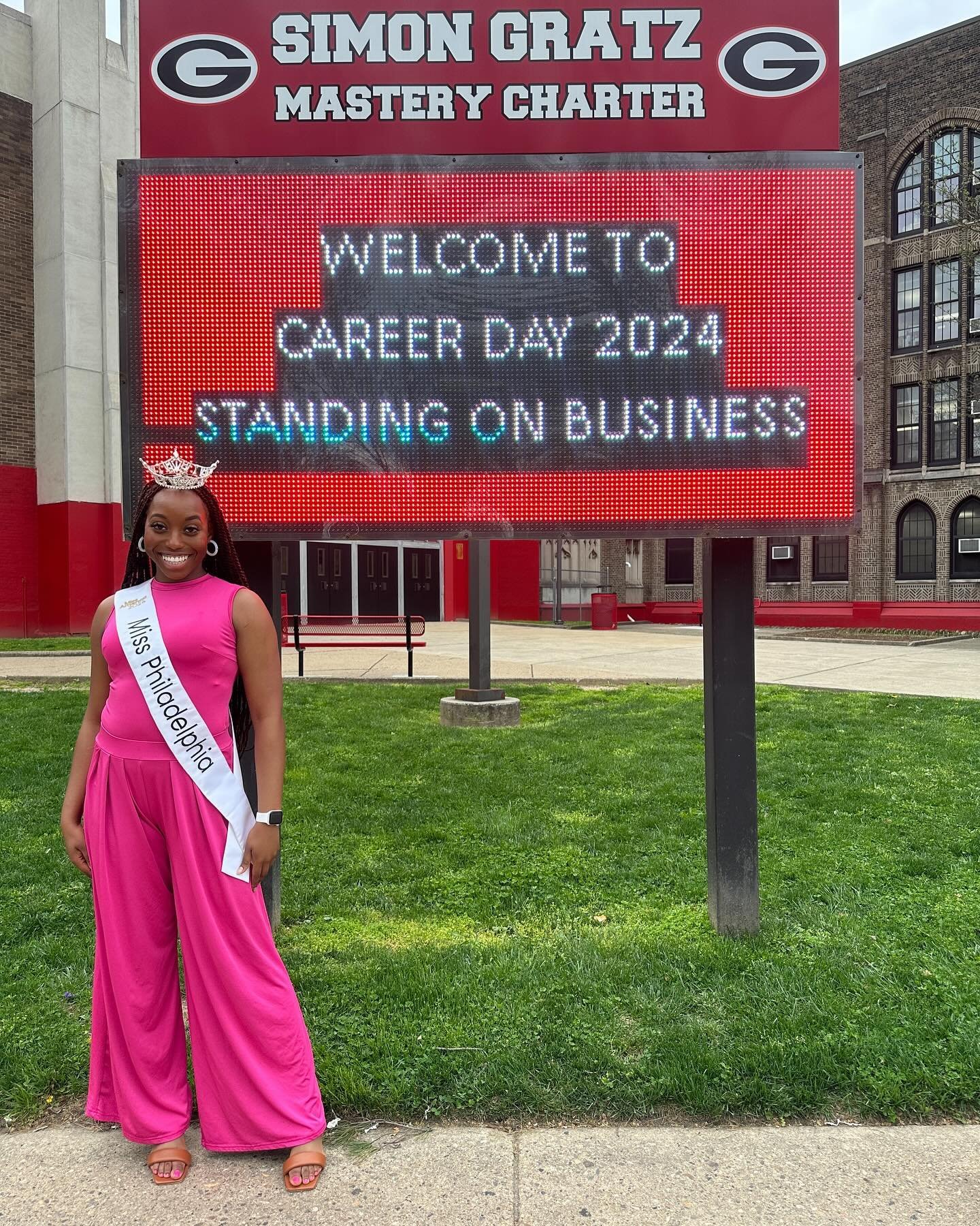 We&rsquo;re &ldquo;Standing On Business&rdquo; and making sure the students of Simon Gratz High School are too! 

Special thank you to @sgmcbulldogs &amp; @saroya_marie for inviting me to speak to students about both my experiences so far as Miss Phi