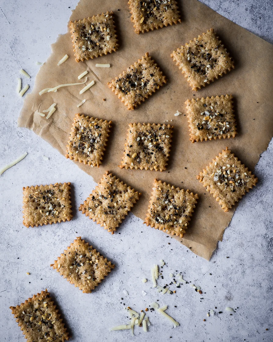 Whole Wheat Cheddar Cheese Crackers