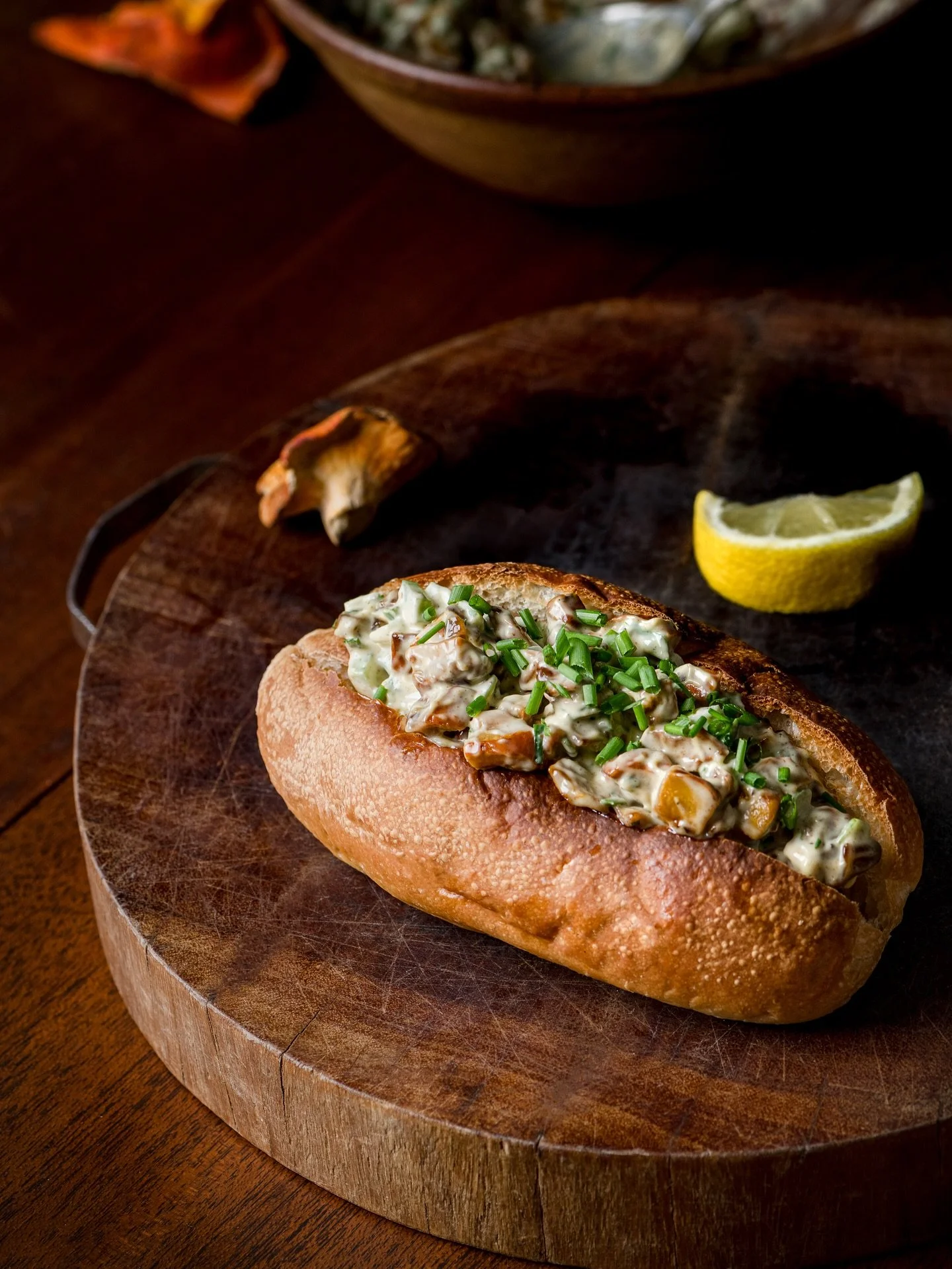 New recipe on the blog! Lobster mushroom rolls rolling up with the flavour 💣(might be a little late in the season but worth a save for next year!)

https://www.jmusslewhite.com/blog/lobstermushroomroll

#lobstermushroom #mushroomsandthyme #fungus #m