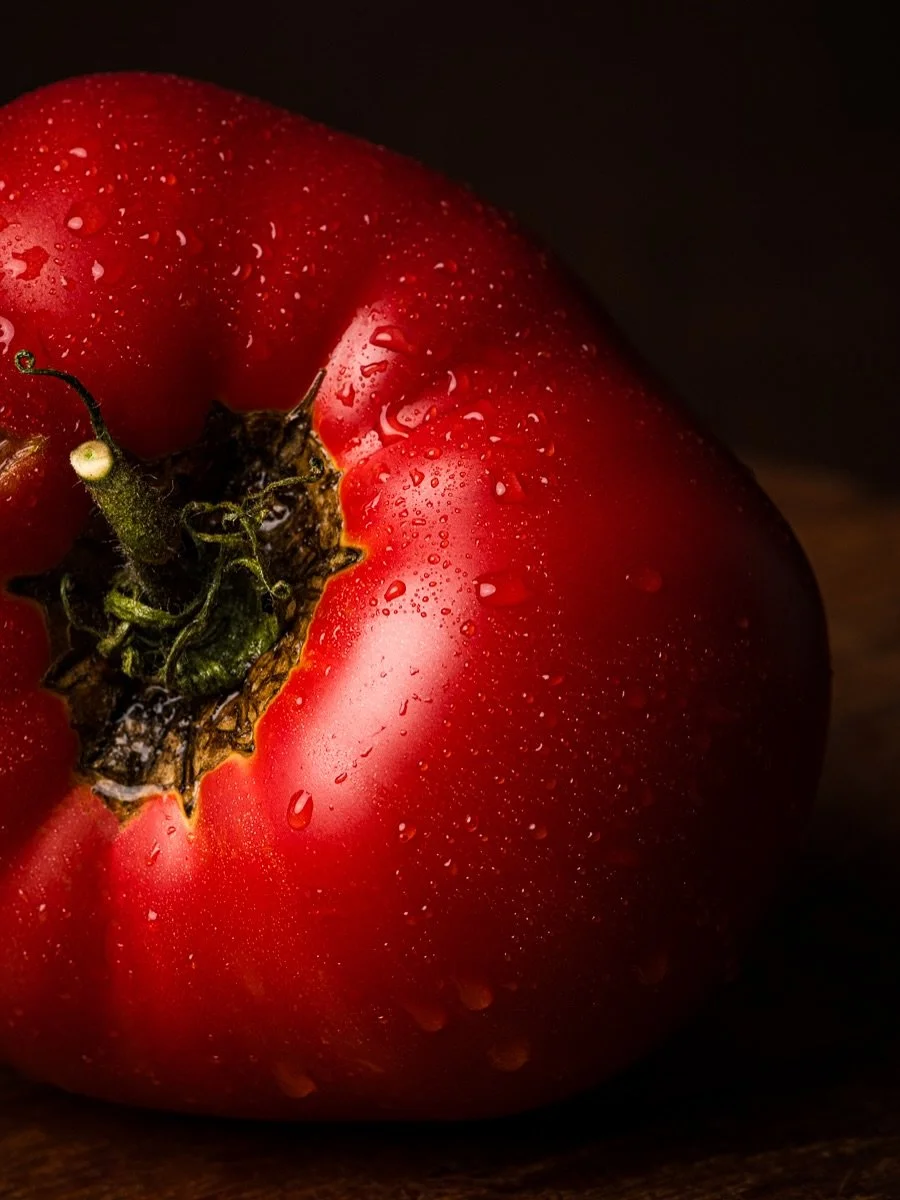 Tomato portraits in full swing!! 

#tomatoes @westcoastseeds #mushroomsandthyme #macrodrama #foodphoto #yegfoodphotographer #stilllife #chasinglight #moodyfood #foodphoto