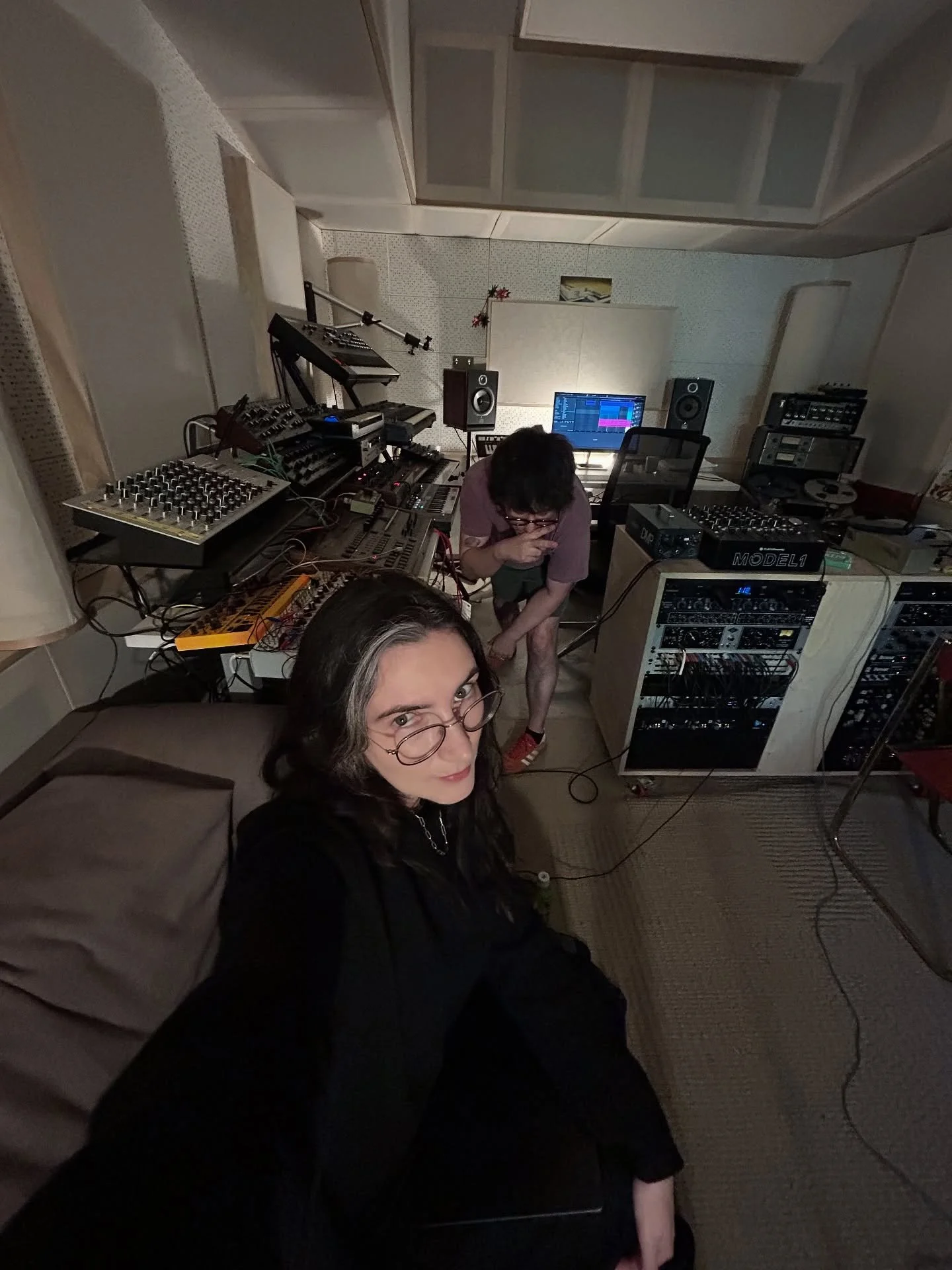 @poopybrad and I are gonna go live in the next few mins if anyone&rsquo;s interested - we making a sick beat in studio and I just choked on a mandarin and had a coughing fit - you DONT wana miss this ! 🍊 

feat: Millie the dog