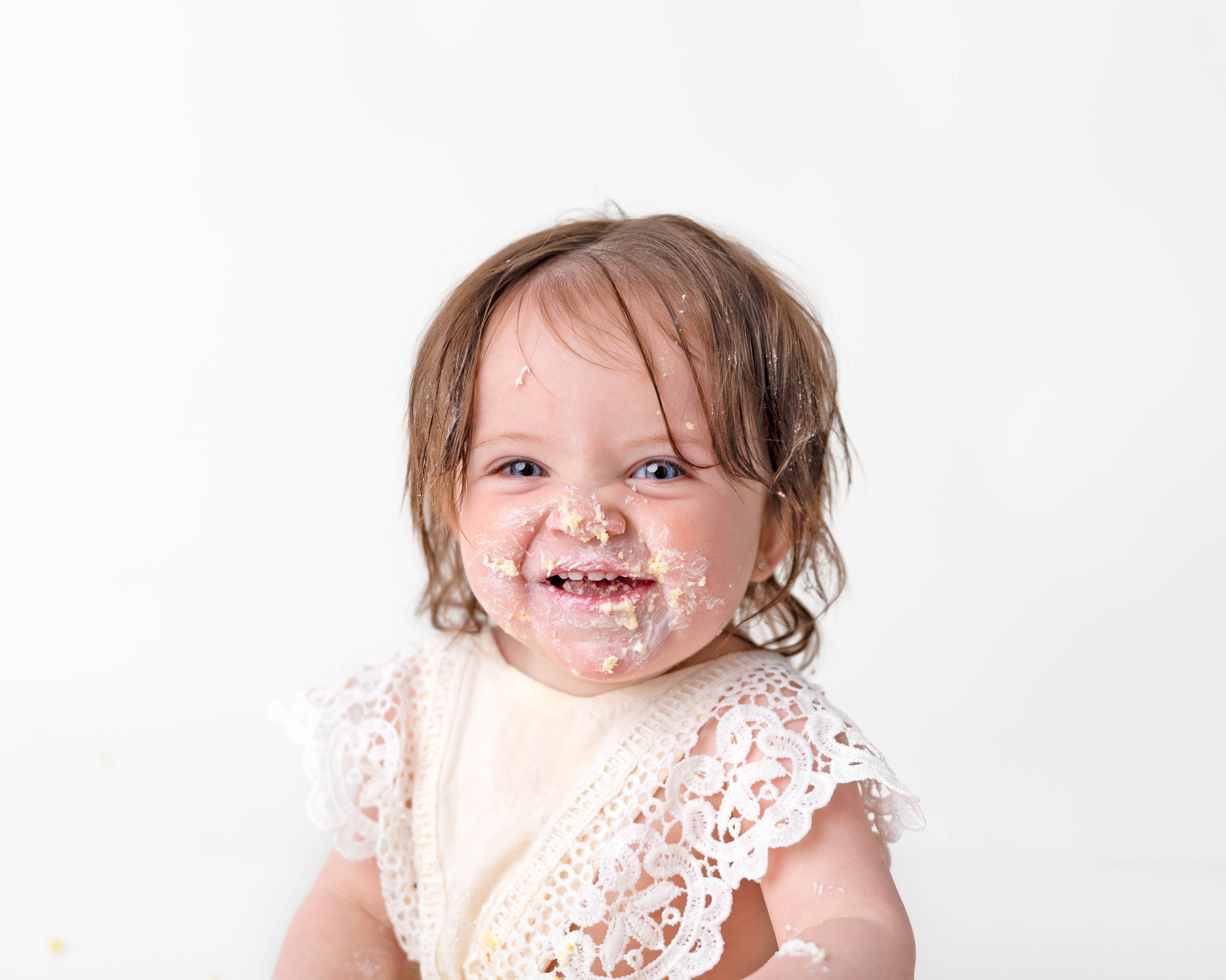 Cake-smash-one-year-old-photos-milestone-images-newborn-photography-baby-girl-spokane-washington-6.jpg
