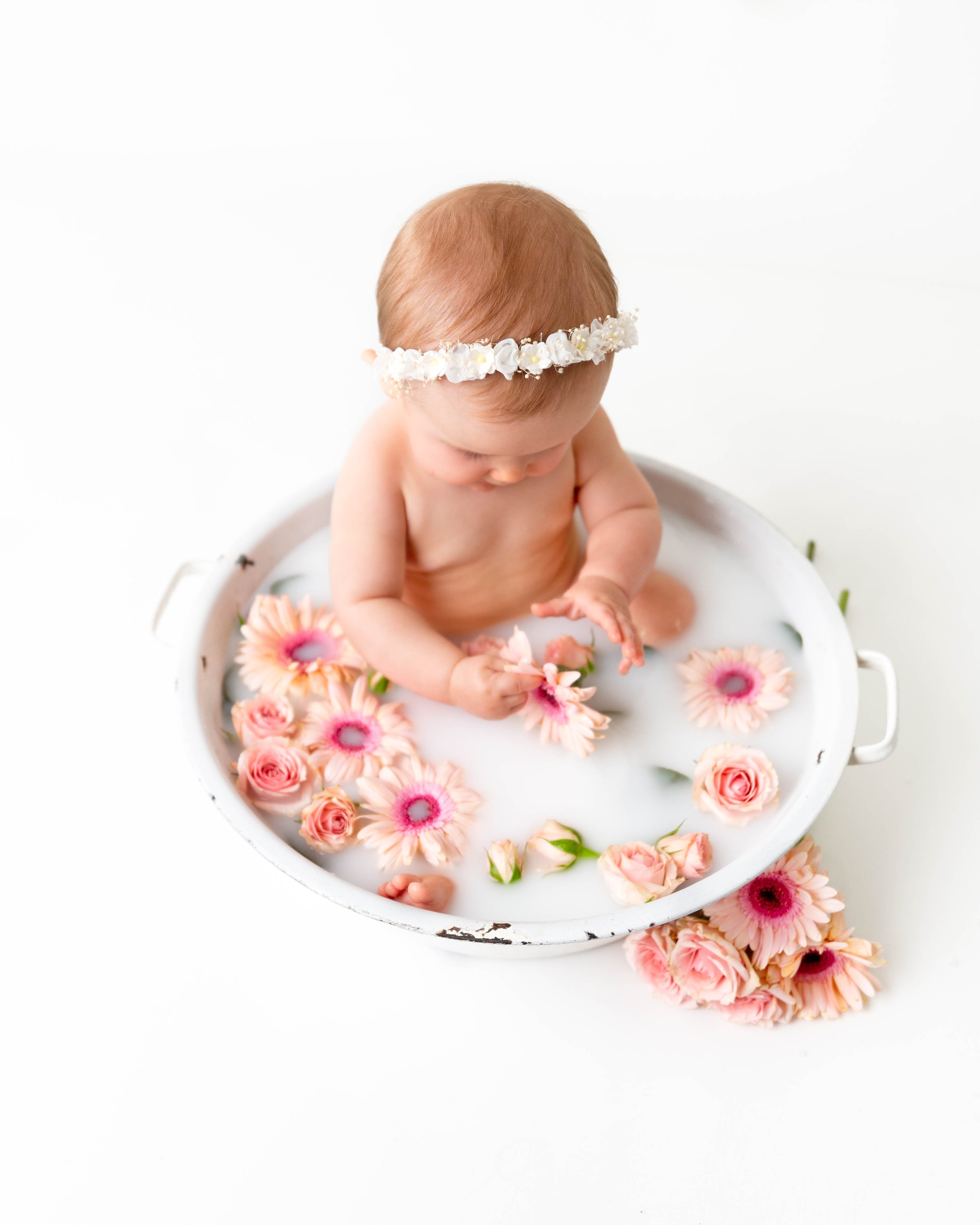 milk-bath-photos-florals-baby-girl-newborn-photography-spokane-washington-4.jpg