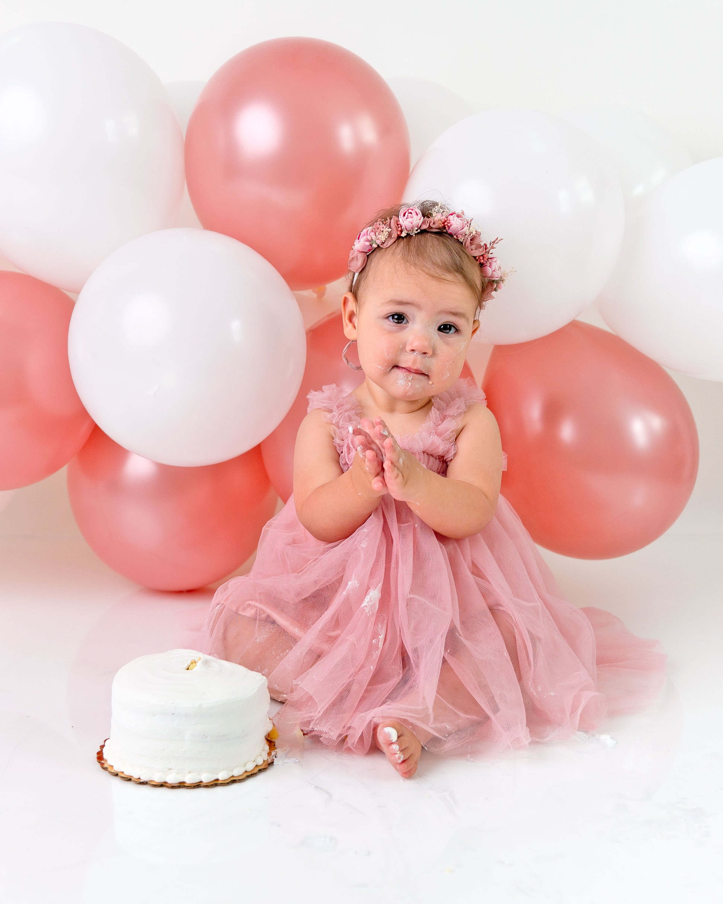 cake-smash-photos-one-year-images-milestone-photography-newborn-photographer-spokane-washington-5.jpg