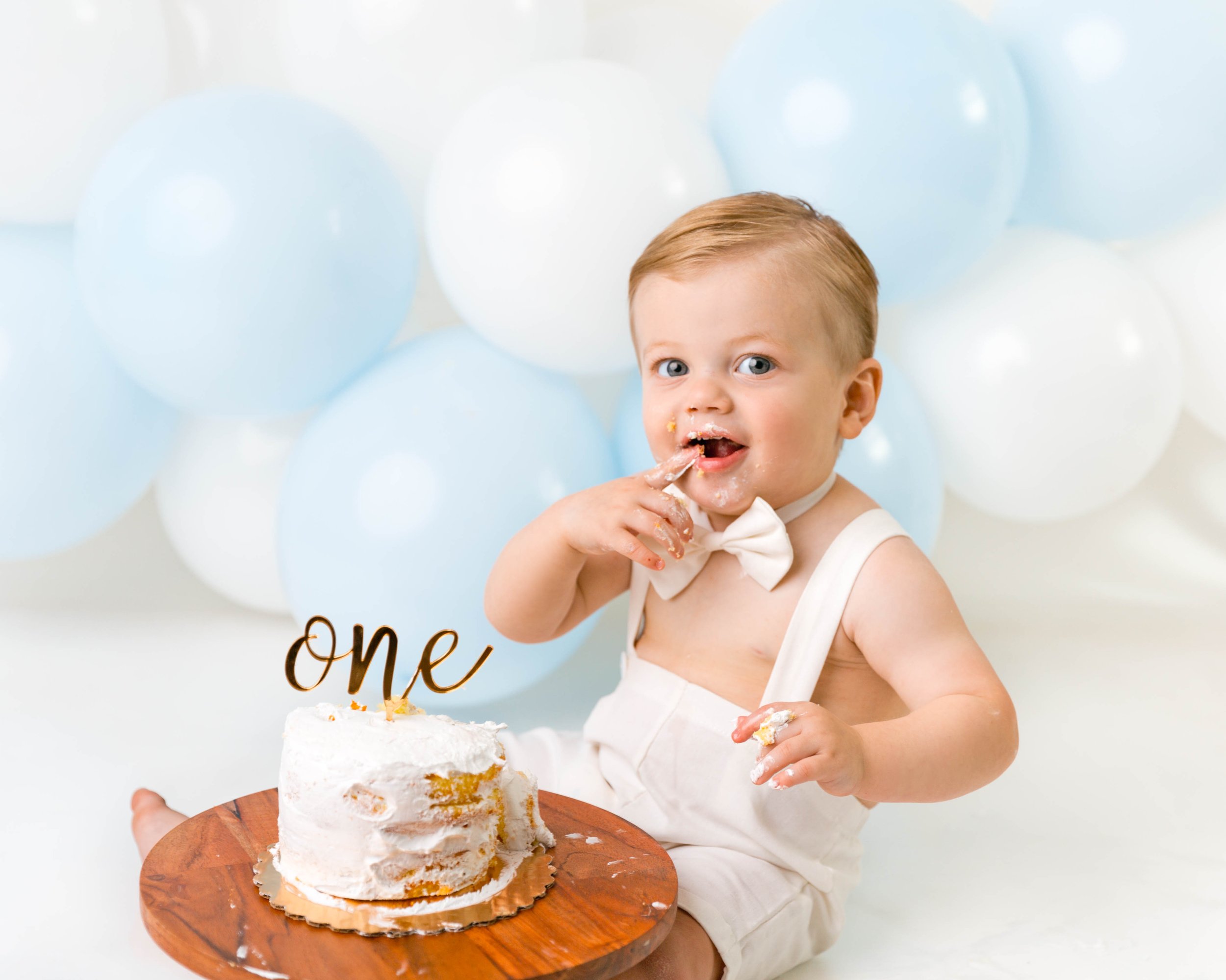 cake-smash-photos-first-birthday-images-milestone-photography-newborn-family-spokane-washington-6.jpg