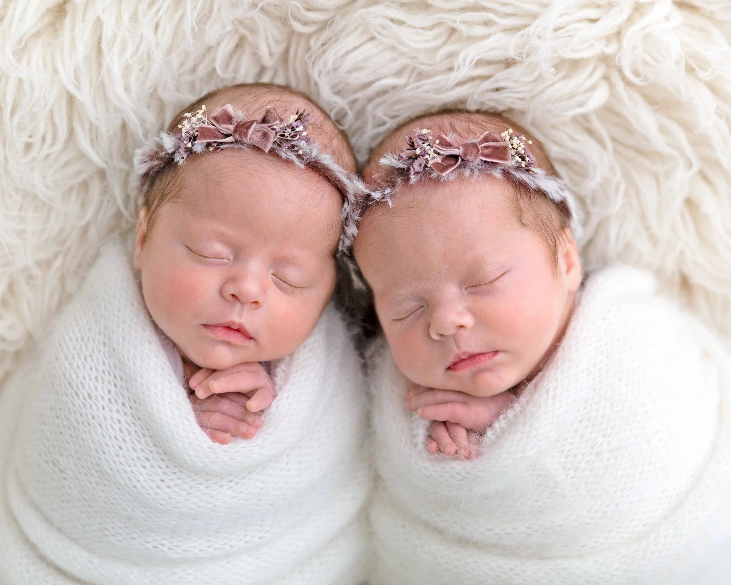 Sleepy Twin Girls: Brynlee &amp; Taelynn Newborn Session 