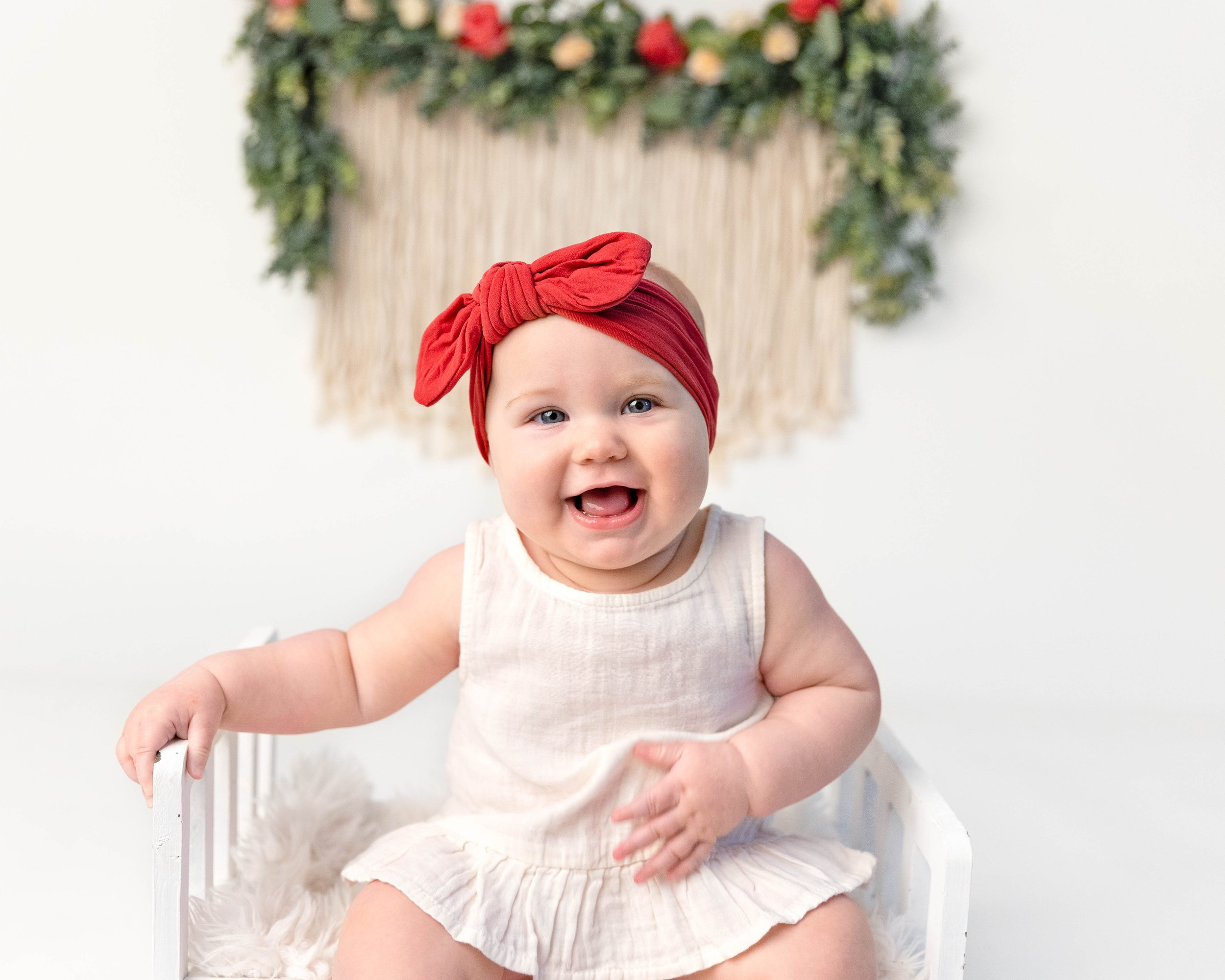 baby-girl-milk-bath-flowers-milestone-photography-newborn-photographer-spokane-washington-2.jpg