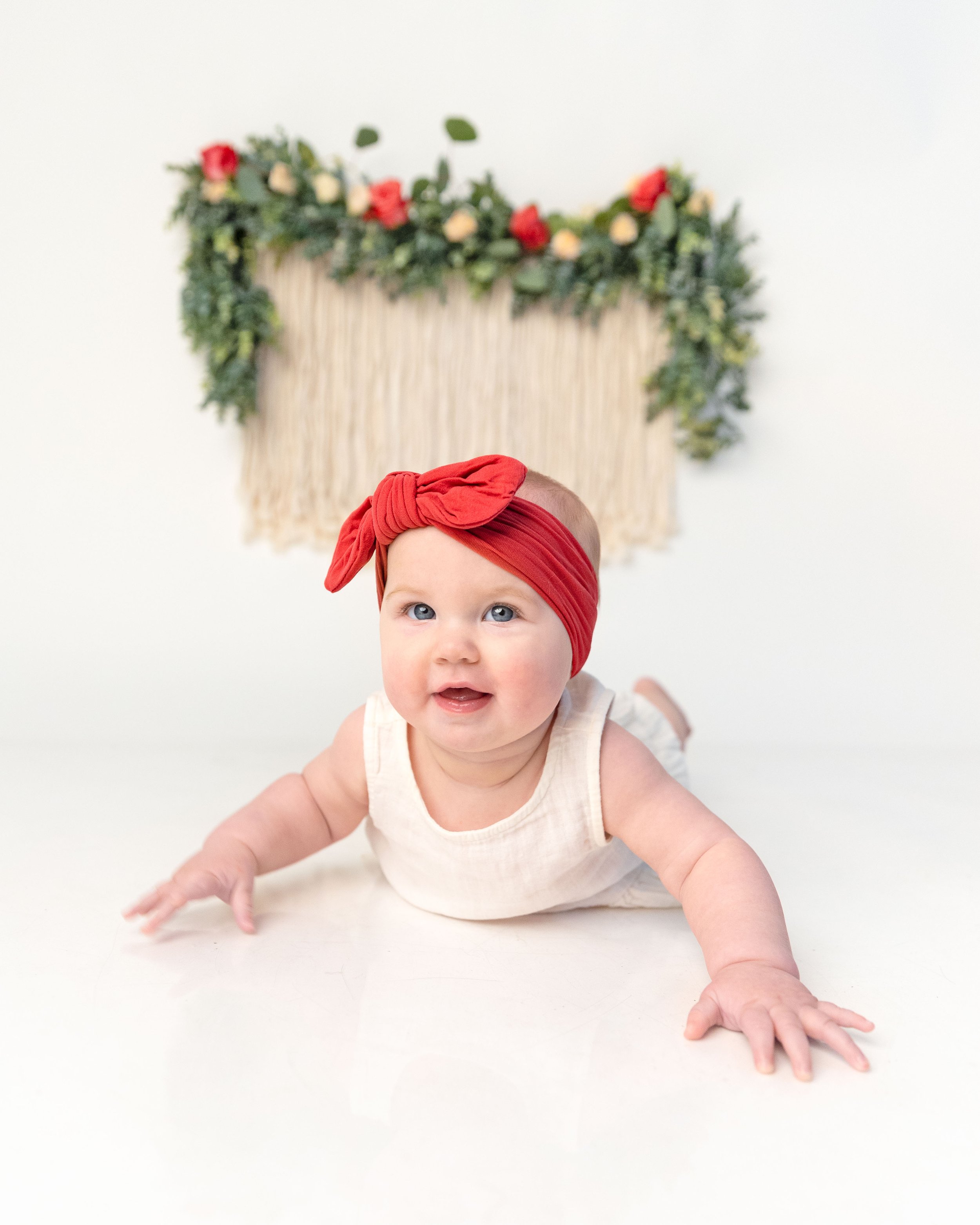 baby-girl-milk-bath-flowers-milestone-photography-newborn-photographer-spokane-washington-5.jpg