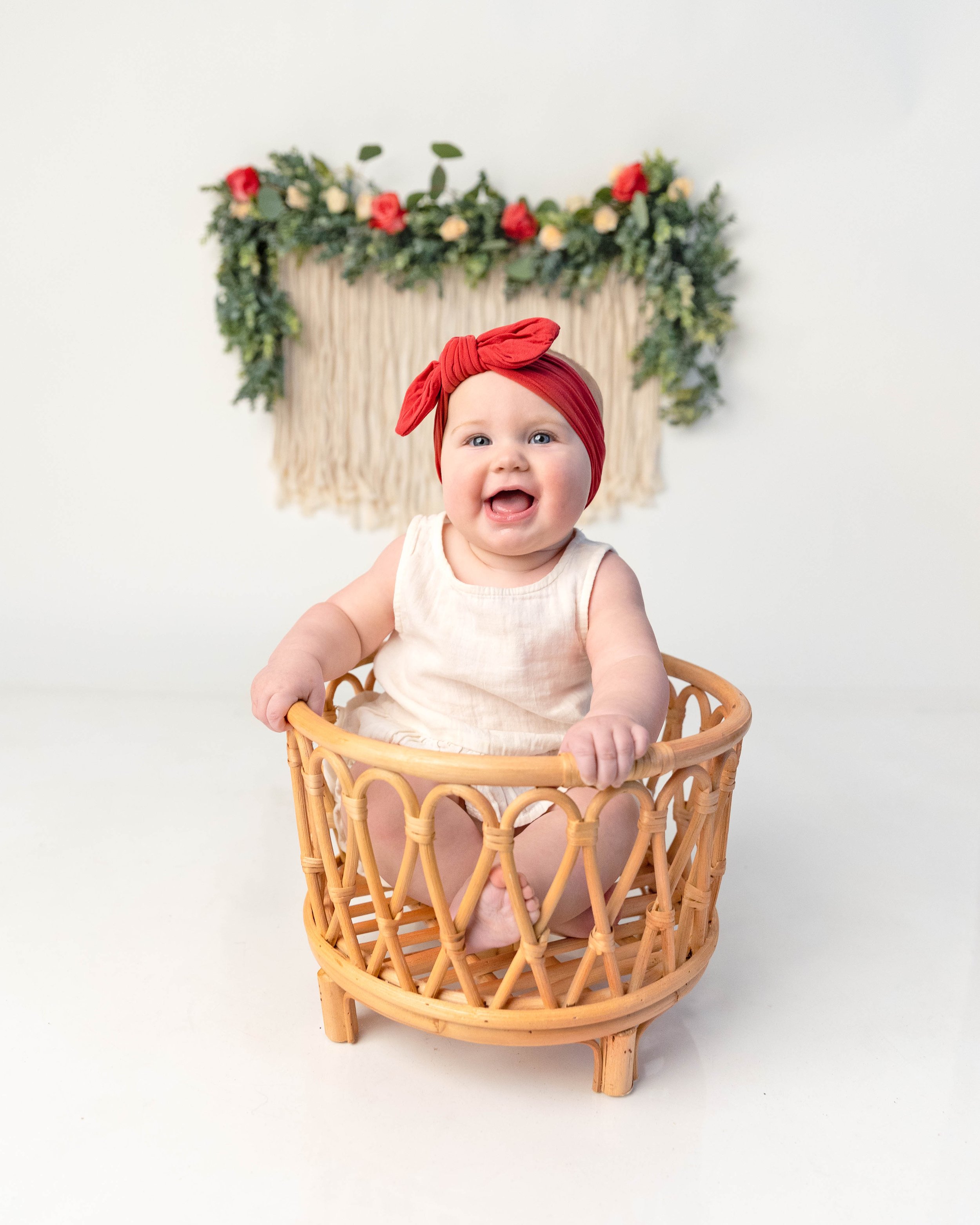baby-girl-milk-bath-flowers-milestone-photography-newborn-photographer-spokane-washington-6.jpg