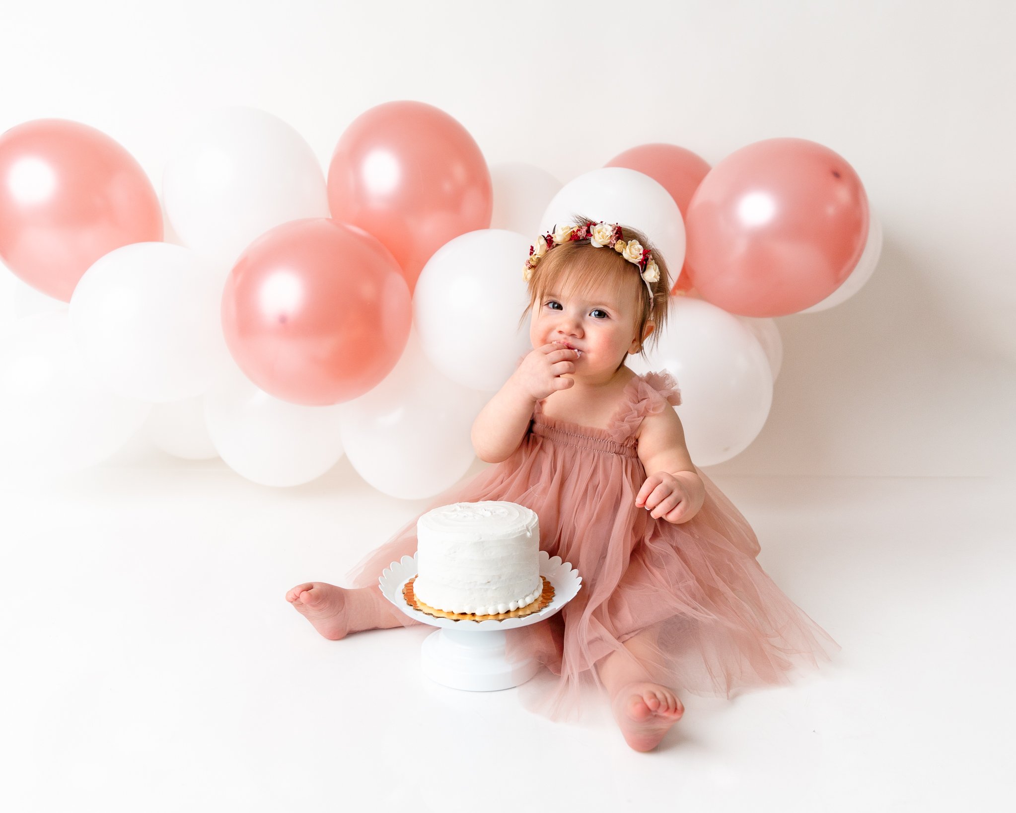 Baby-girl-cake-smash-session-newborn-photographer-infant-photography-spokane-washington-6.jpg