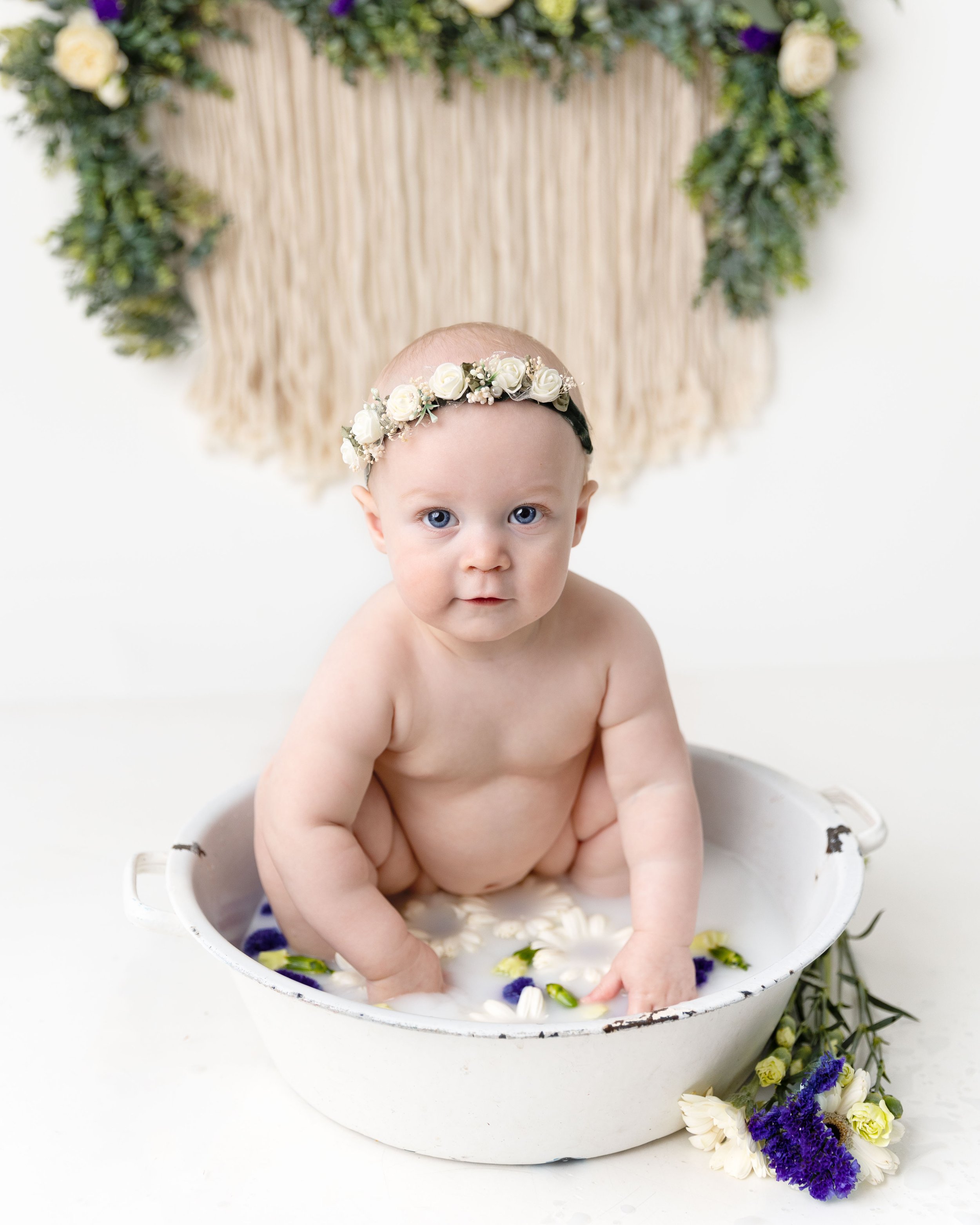 milk-bath-photos-birthday-images-baby-images-newborn-photography-spokane-washington-6.jpg