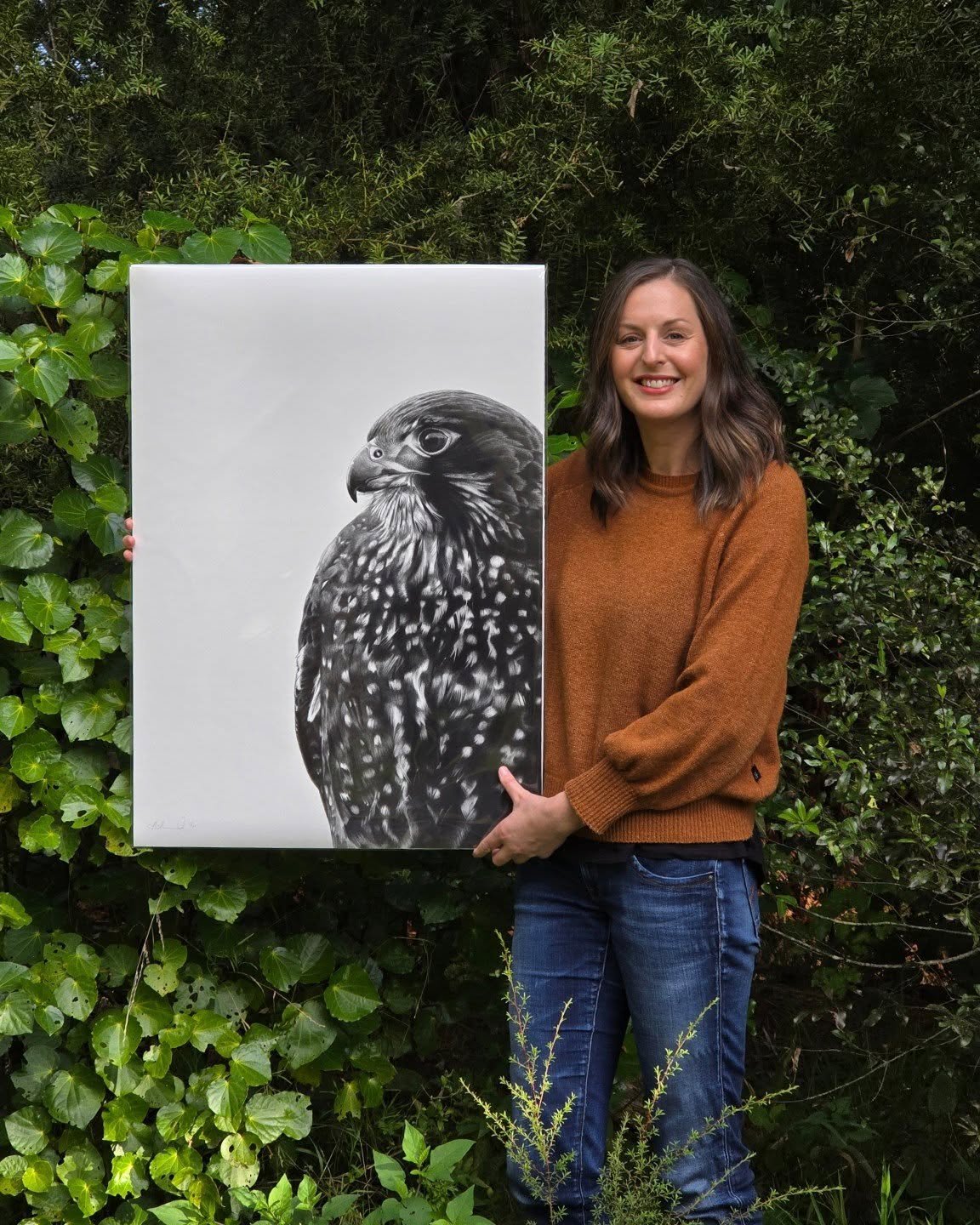 I'm excited to announce that I'm launching a fundraiser today for @wingspan.nz to raise money for their amazing work. Wingspan does important rehabilitation, advocacy, and breeding of our native birds of prey, such as the New Zealand falcon/kārearea,