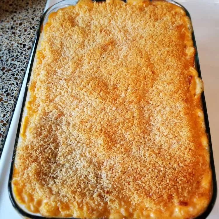 traditional+baked+macaroni+and+cheese.jpg