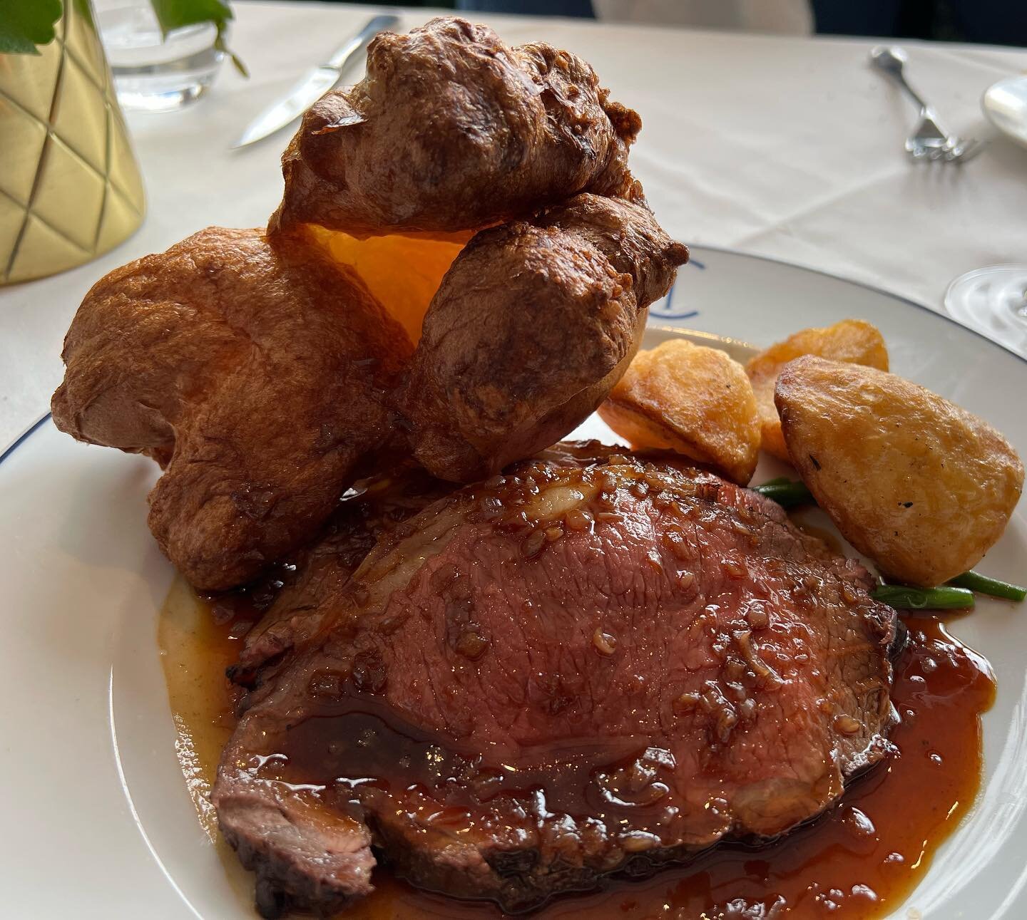 Now that&rsquo;s a Yorkshire! #yorkshirepudding #sundaylunch #roastbeef #thefatsteakclub @chapteronekent