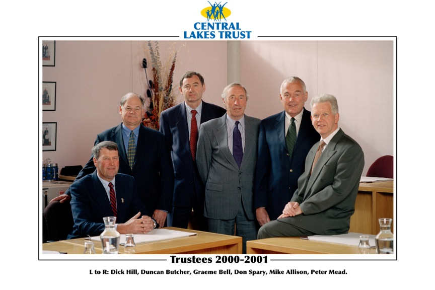 Former Trustees_1 2000-2001.png