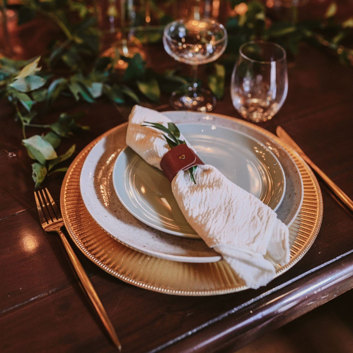 📣 Friendly reminder 📣 to book your Thanksgiving 🦃 tabletop package today 🍽️! ✨️ Elevate your table with our rentals this holiday season! ⁠
⁠
Planner: Sugar Willow Events // @sugarwillowevents⁠
Venue // Caterer // Transportation: The Ranch at Emer