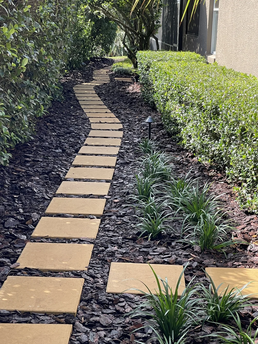 hardscape_landscape_pathway_step_stones_sanford_earthwise.JPG