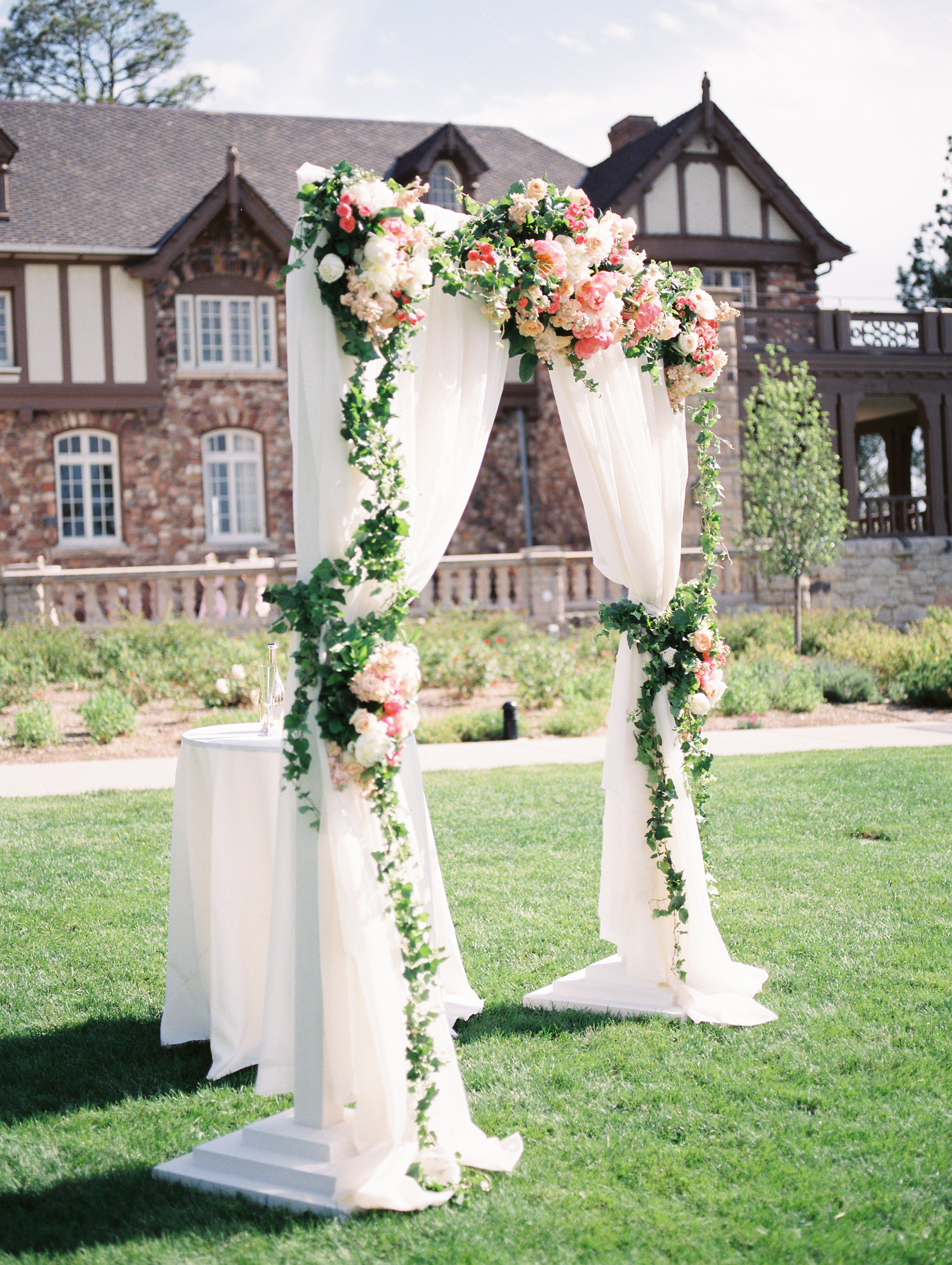 Historic Mansion Wedding in Highlands Ranch, Colorado // Kcidy Design