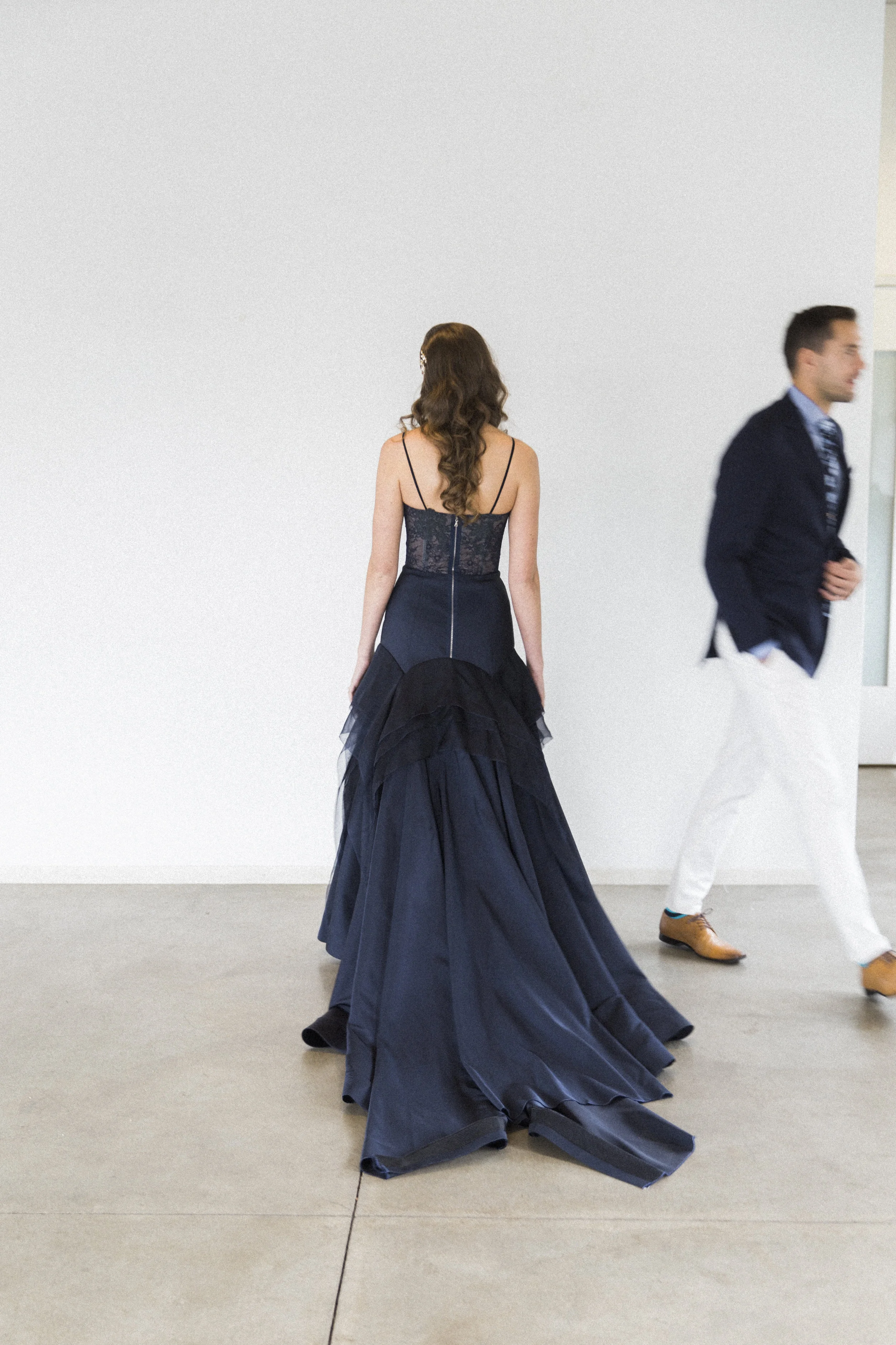 navy-Wedding-Dress-Martha-Stewart21.jpg