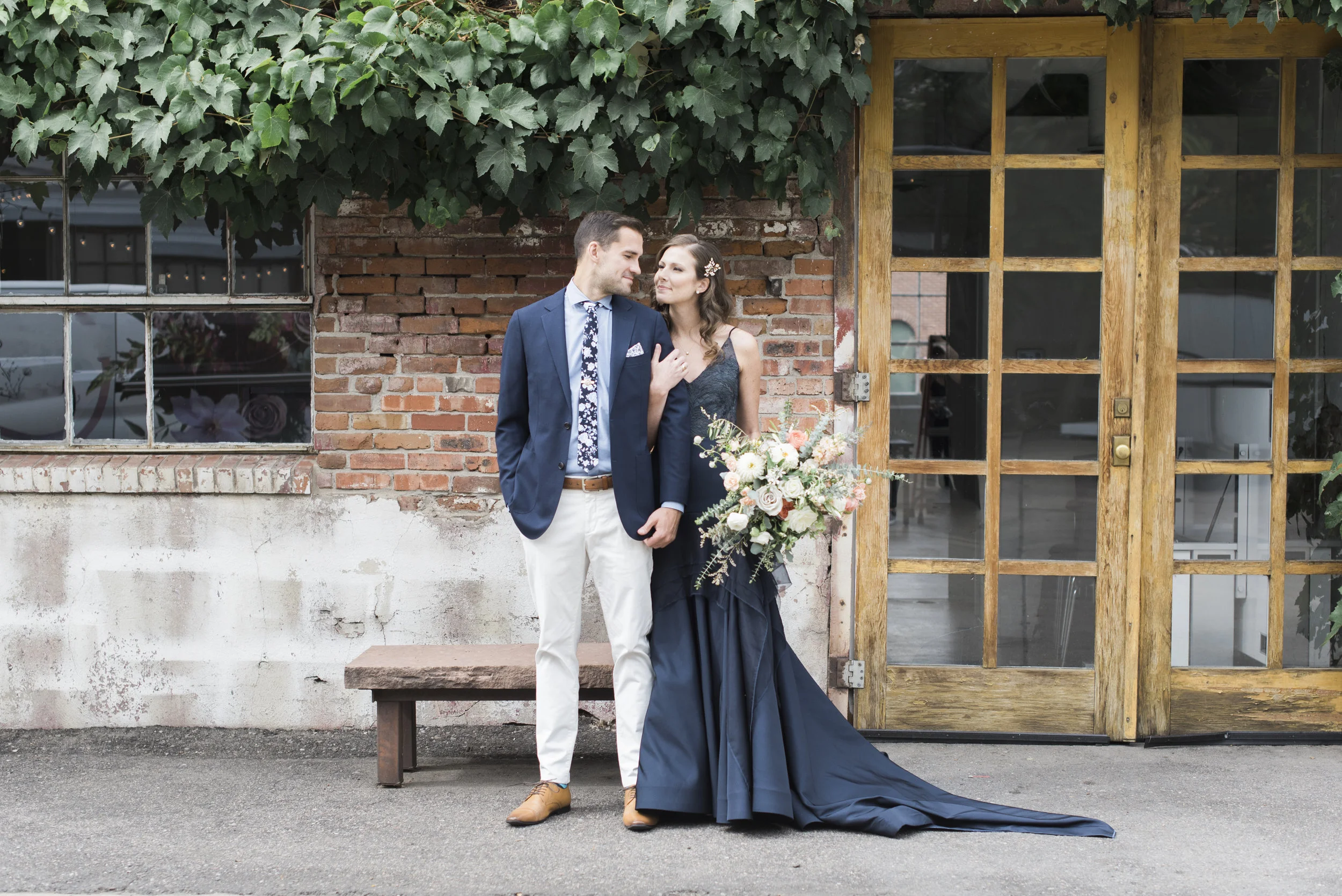 navy-Wedding-Dress-Martha-Stewart47.jpg
