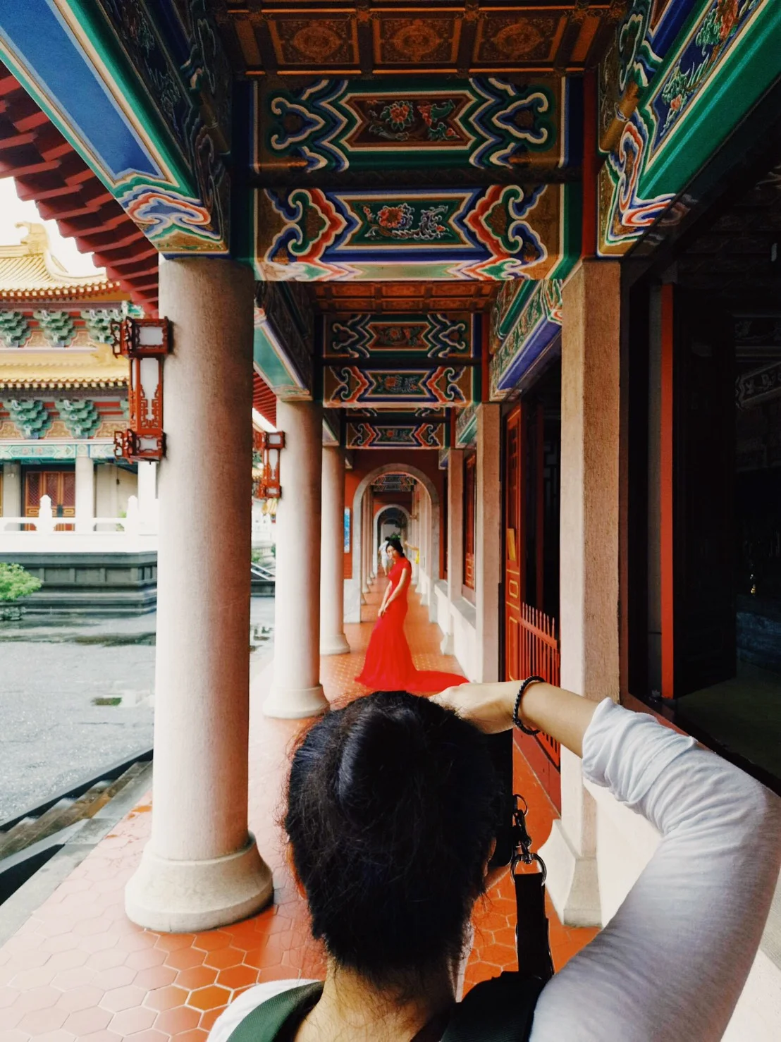 What usually does the couple spend on Pro Wedding Photography?