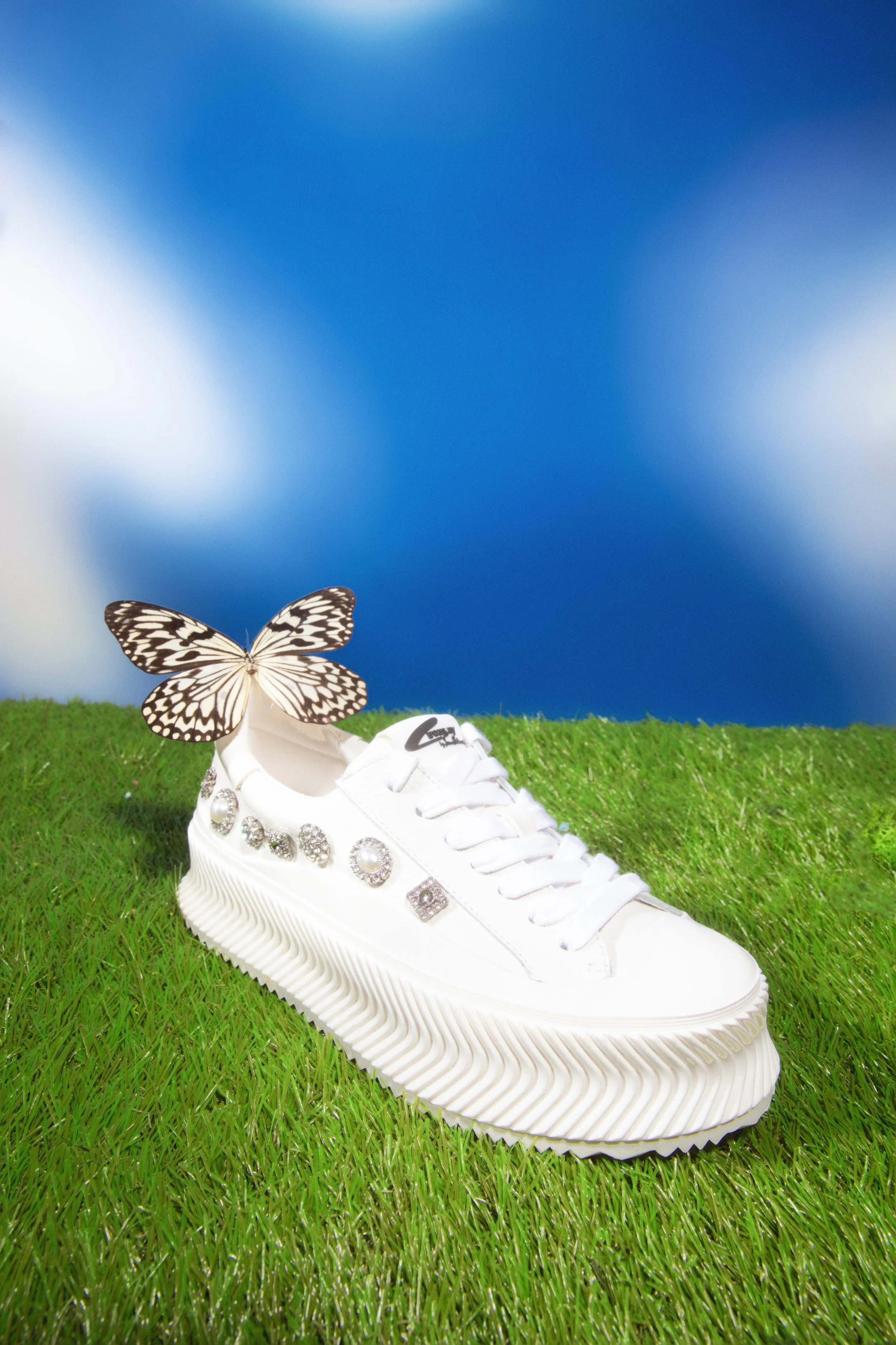 CNY_SP2 24_TAELYN_BRIGHT WHITE_CARLY_1.jpg