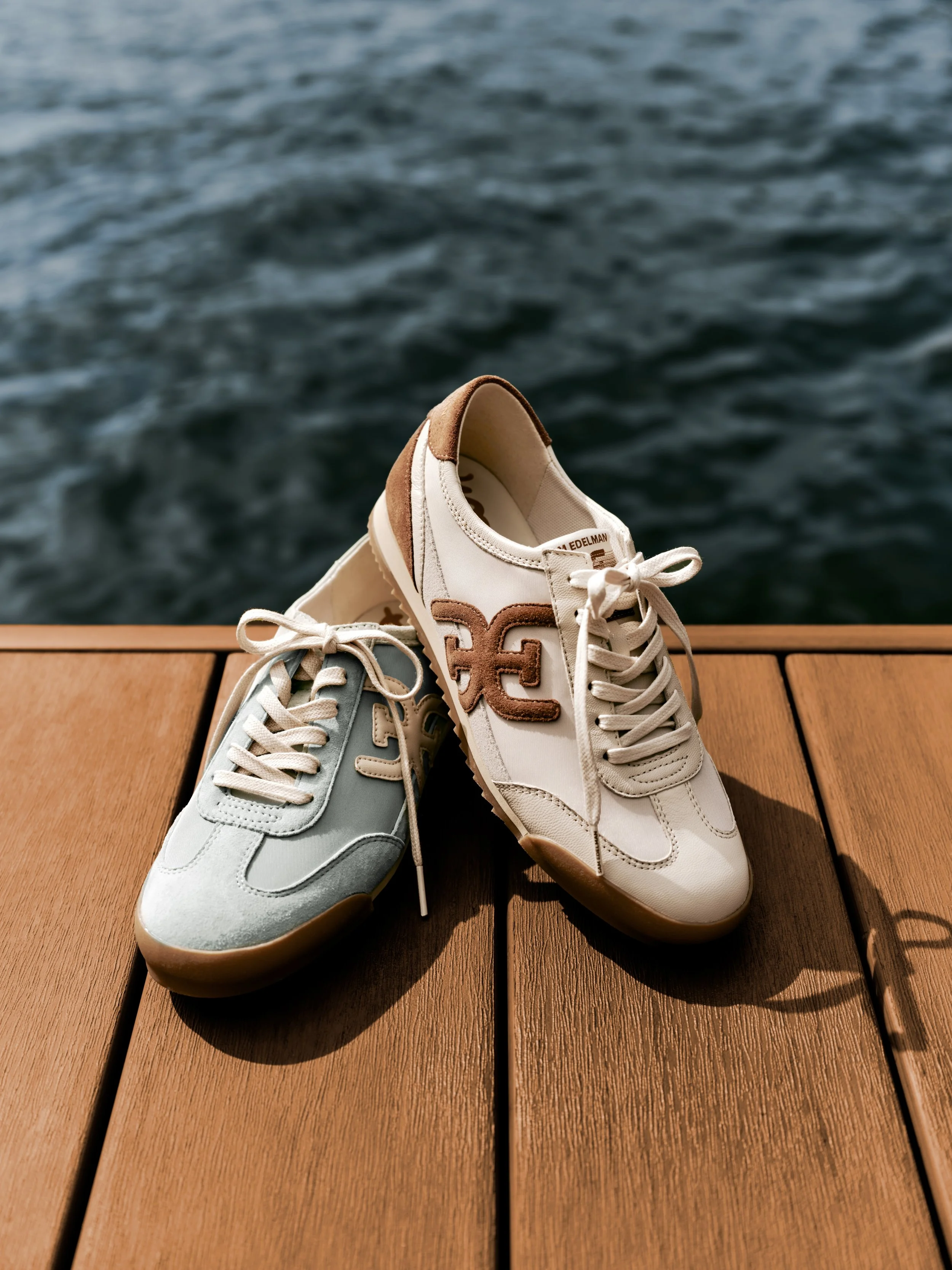 SE_SS25-2_STILL_IVEY_CALYPSOMINTANTIQUEWHITE_MODERNIVORYFRONTIERBROWN_1.jpeg