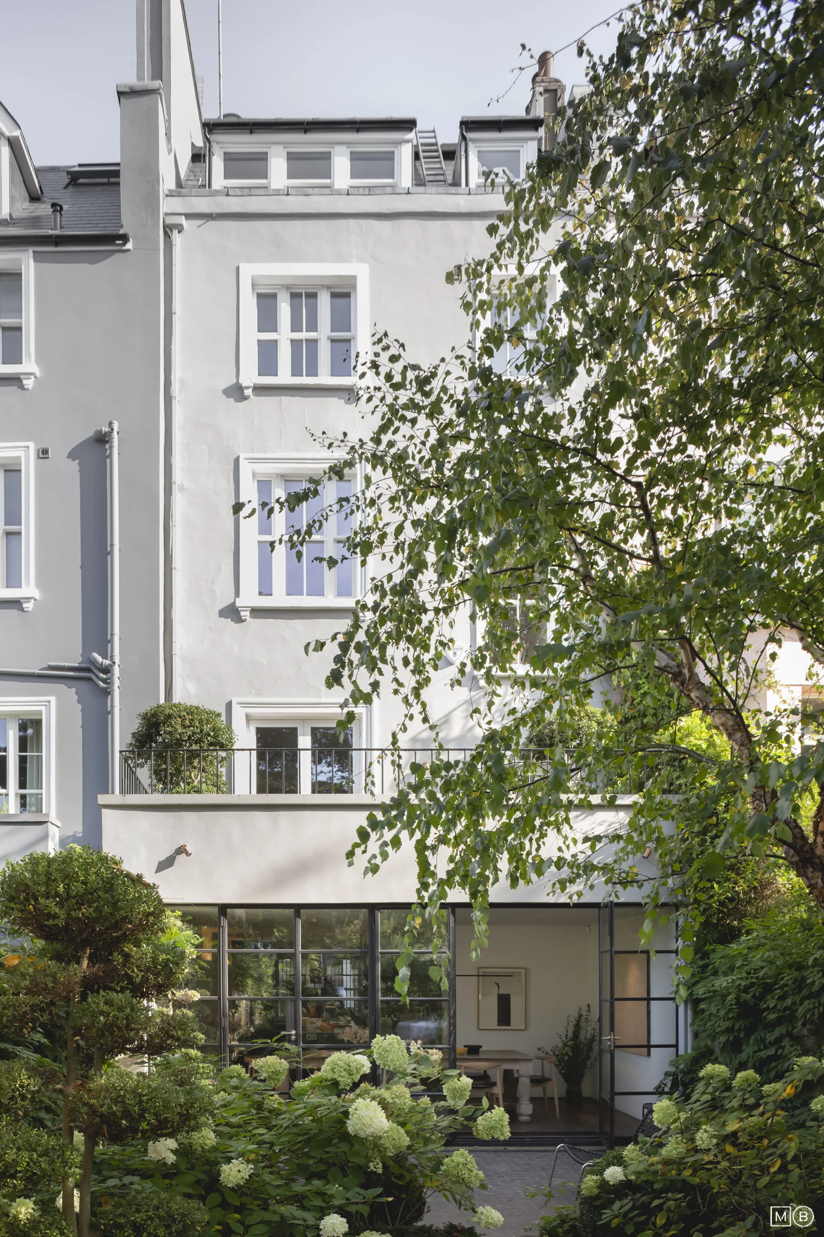 LowRes_Billy Bolton_98 Elgin Crescent_MBA_284-Edit.jpg