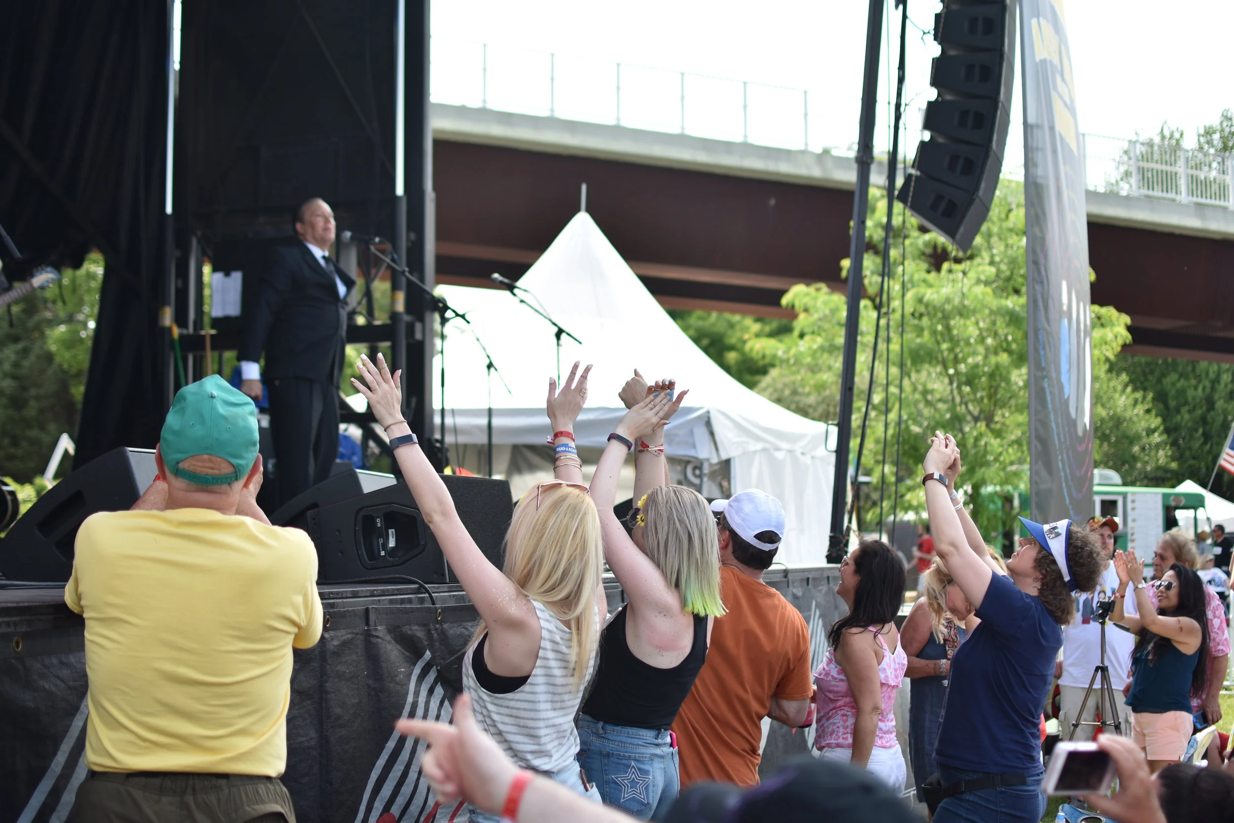 crowd ed sullivan.JPG