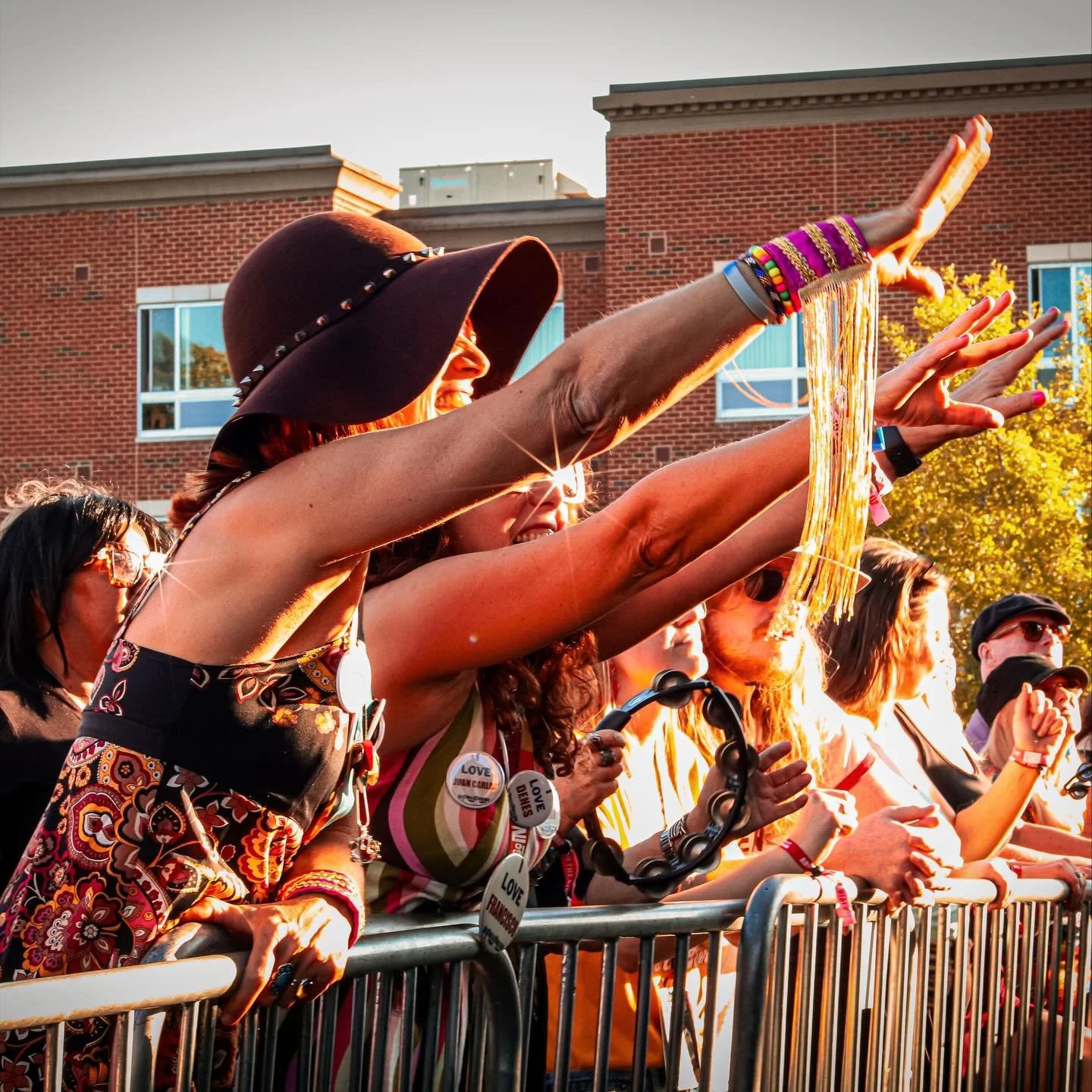 Reach for those HALF PRICED tickets! 

Abbey Road on the River&rsquo;s Black Friday sale just started and it&rsquo;s a great way to save on tickets!&nbsp;

Get HALF OFF your 1, 2 or 3-Day General Admission tickets from now until Nov 30. 

Use code FR