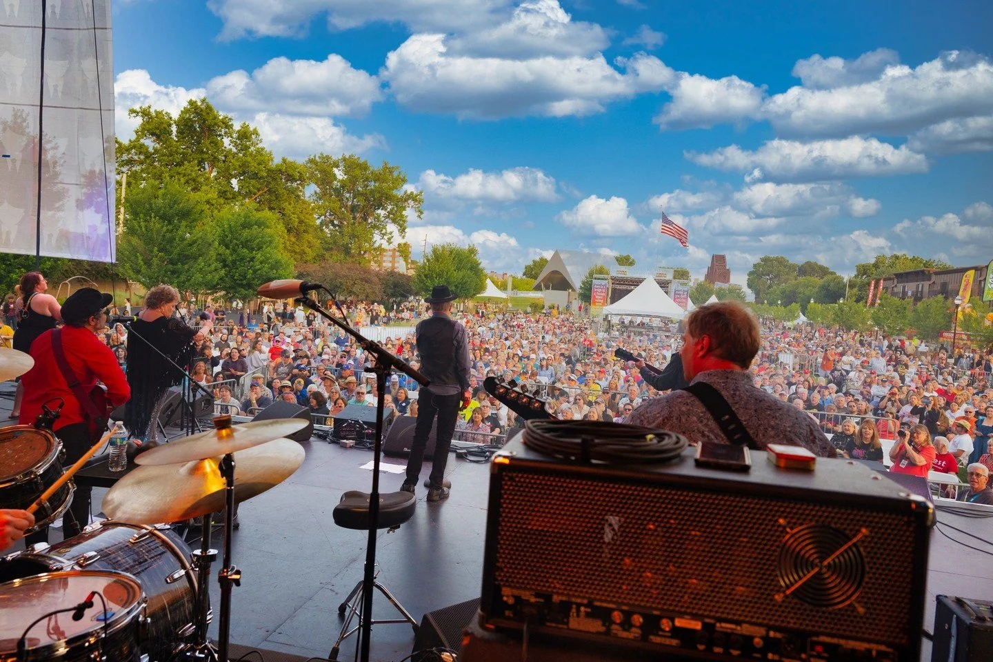 Micky is hitting our main stage on Sunday, May 24. 

There's still time to get your tickets online or in person at the @gosoin Visitor Center.

(Don't forget the meet n greet too...)

www.AROTR.com
