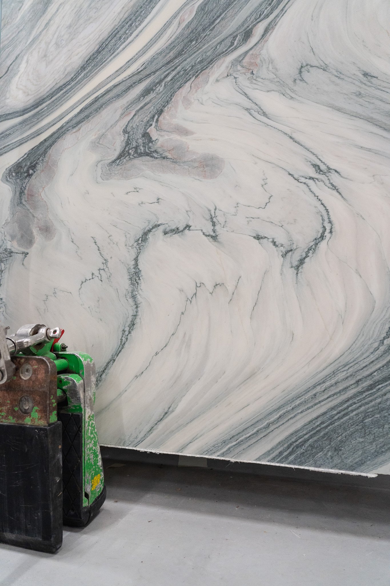 Verde Cipollino borderstone marmor