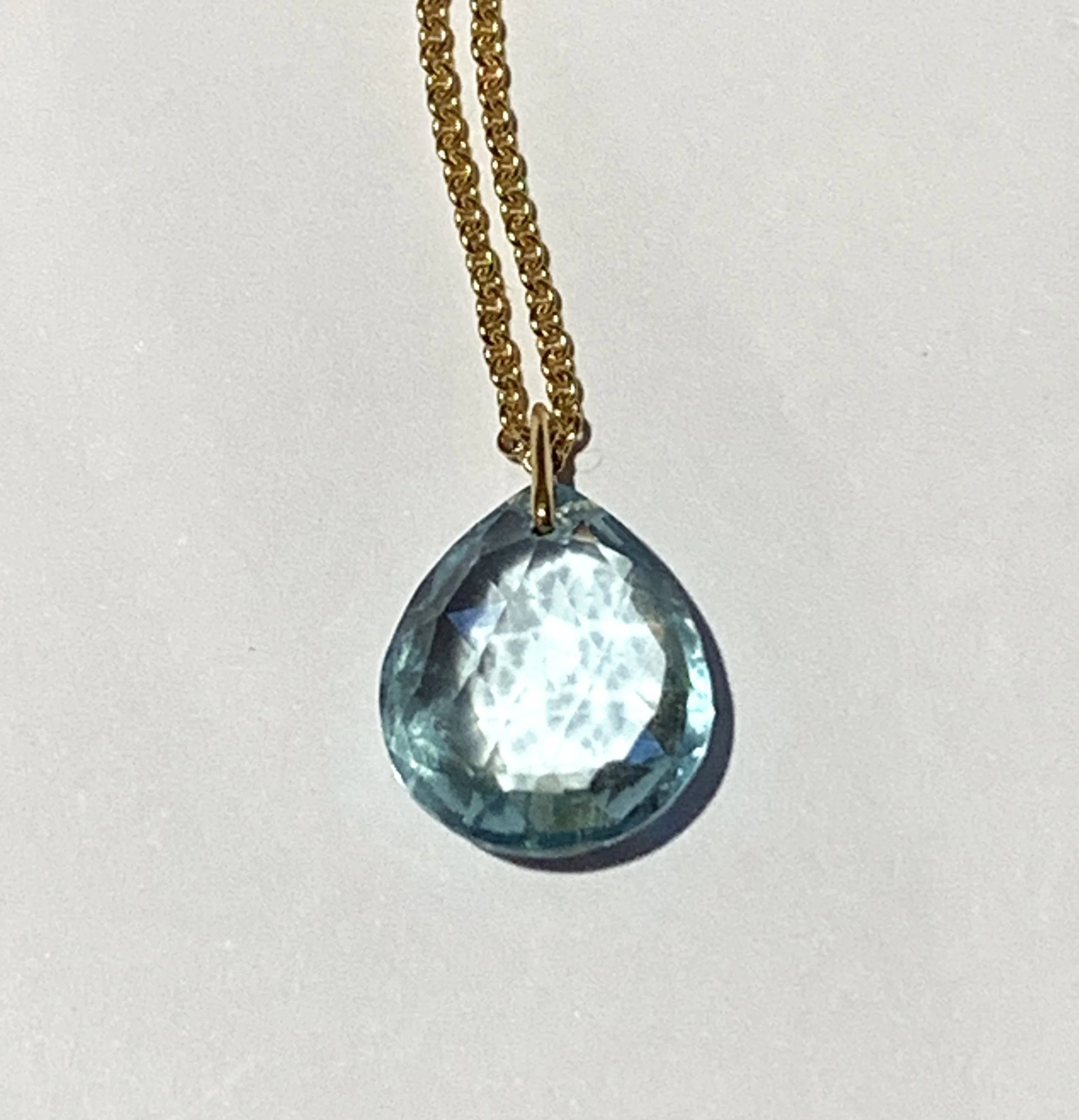 An Aquamarine pendant (Copy)