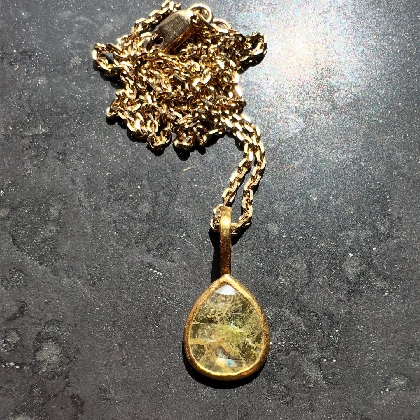A yellow diamond set in 22k gold 
💥Available💥DM me 

#diamond #yellowdiamond #diamondpendant #yellowdiamondpendant #diamondjewellery