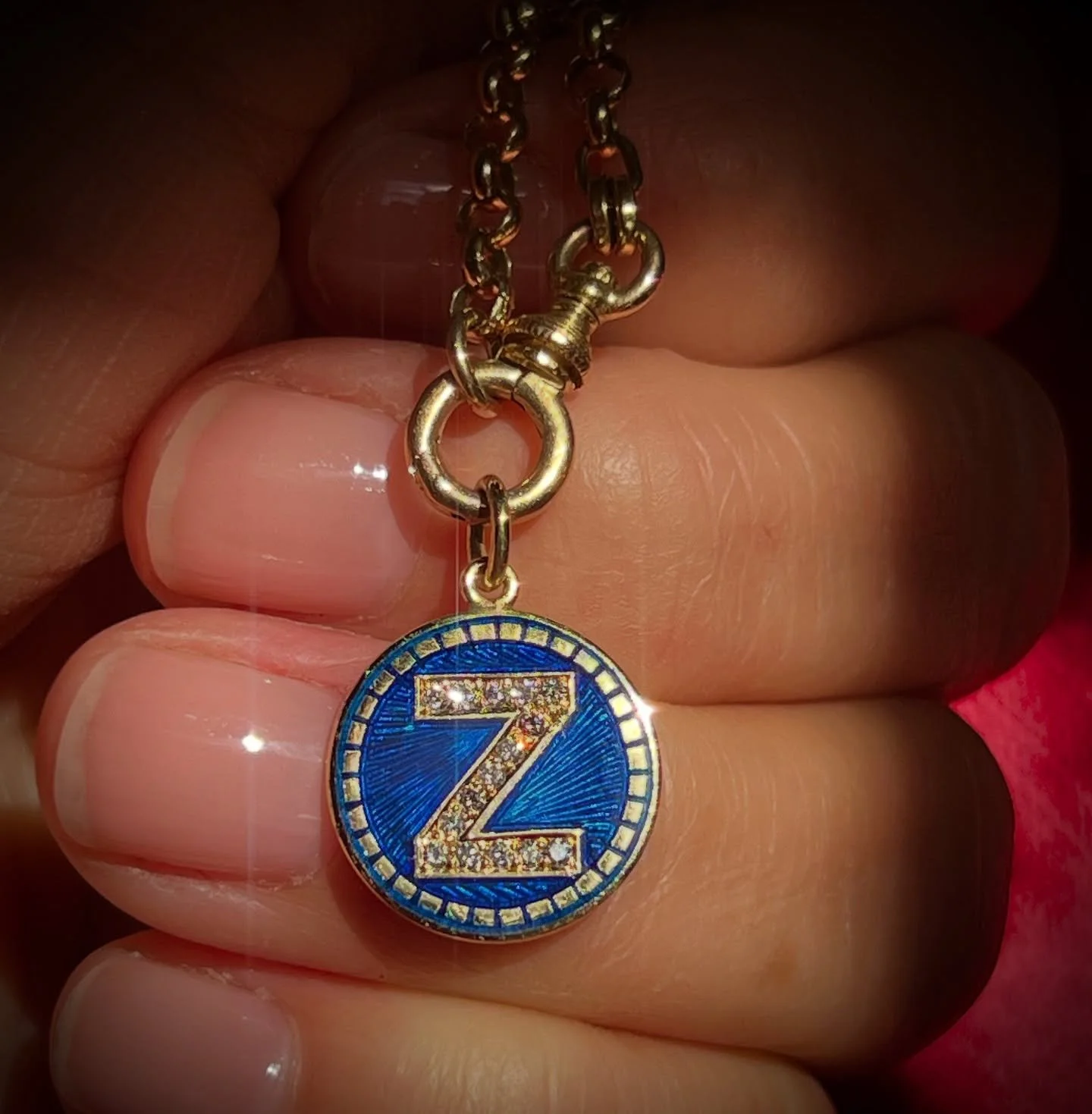 One happy lady with her new royal blue Z 
❤️❤️❤️❤️❤️❤️

#enamelinitial #initialletterjewellery #initialletternecklace #initialletterpendant #pendantnecklace #letterpendant #letter #enamelletter