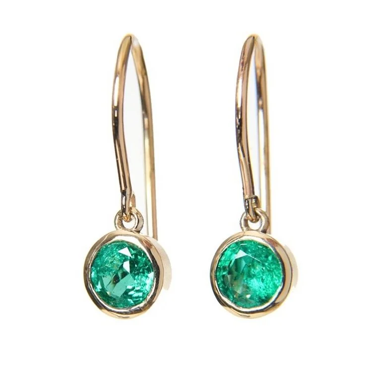 Round Emeralds Earrings 
Available 

#emeraldearrings
#earrings 
#earringemeraldgift