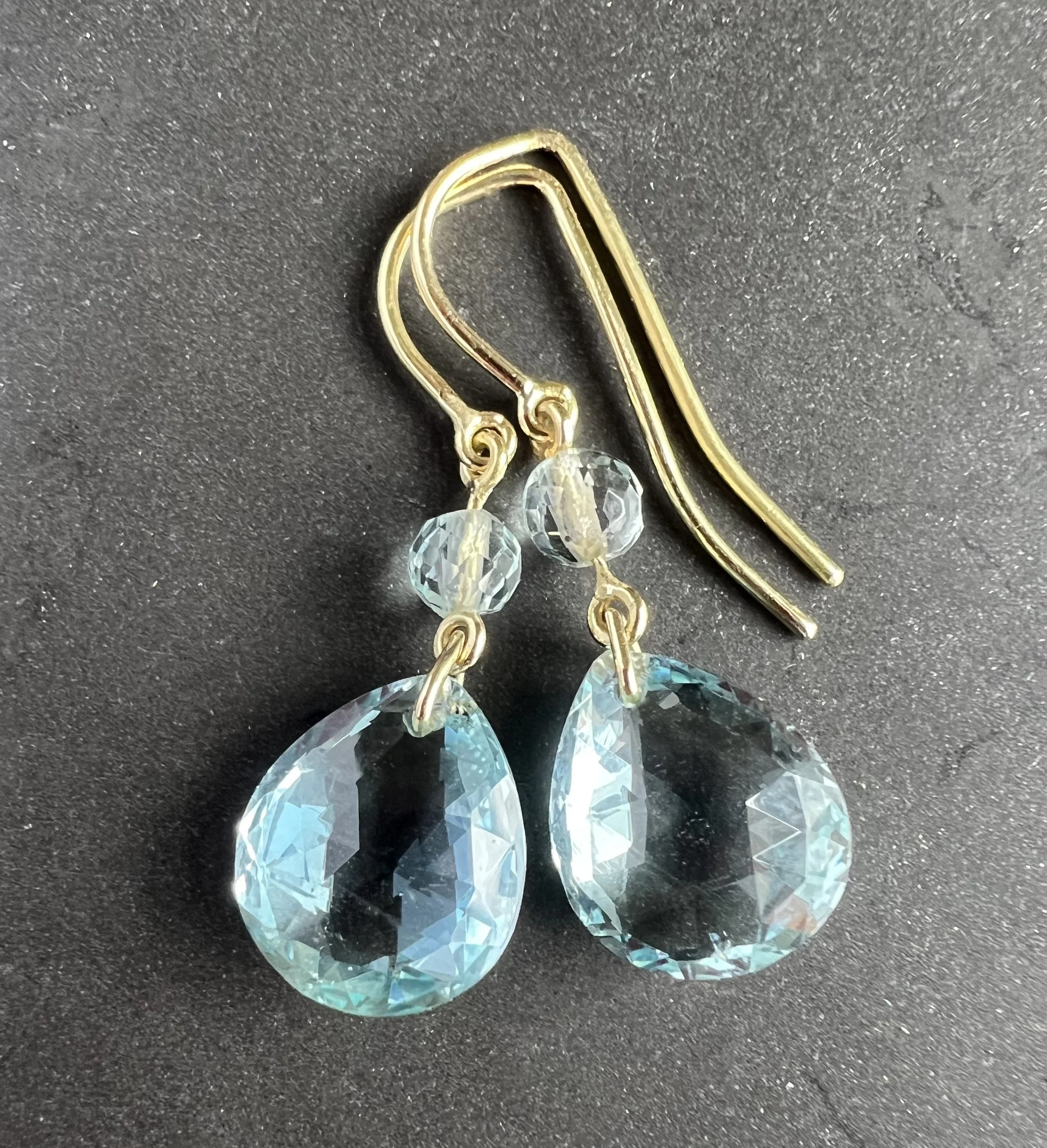 Aquamarine briolette earring.jpg
