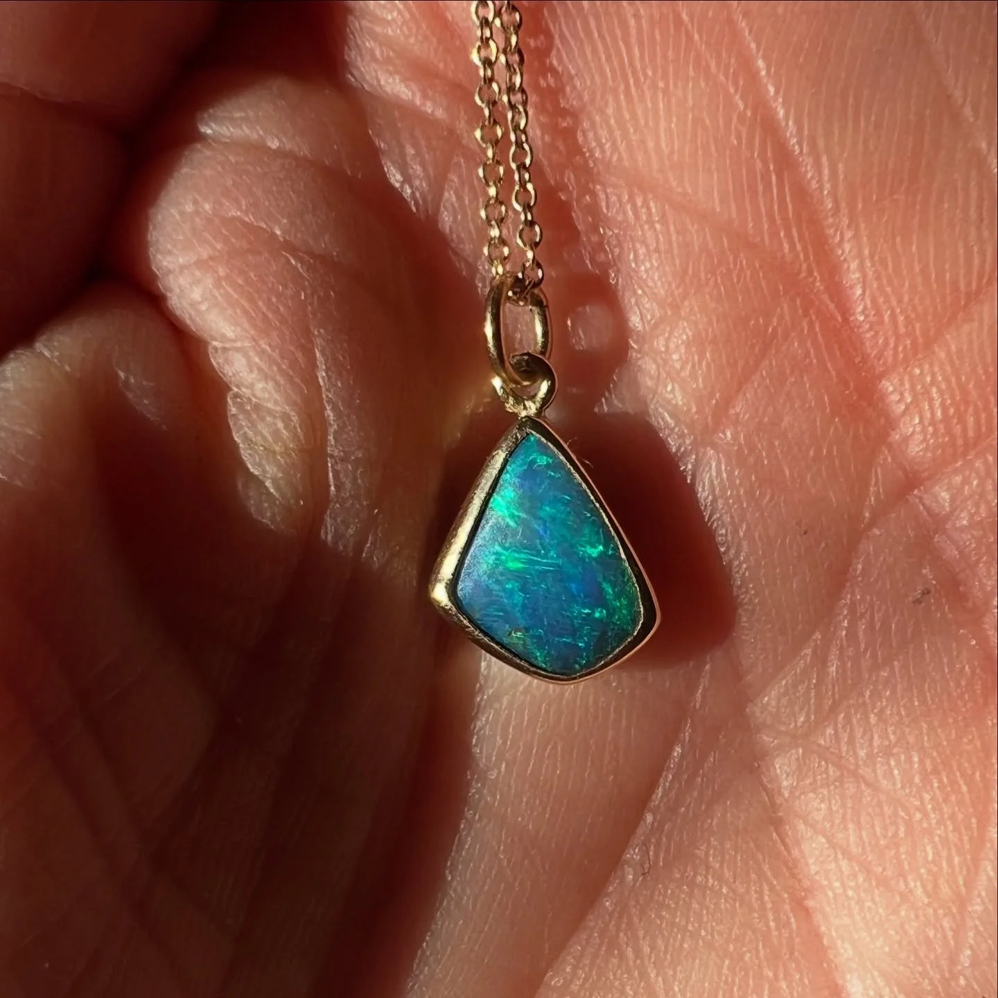 Australian Boulder Opal set in 18k yellow gold💙🩵🥰