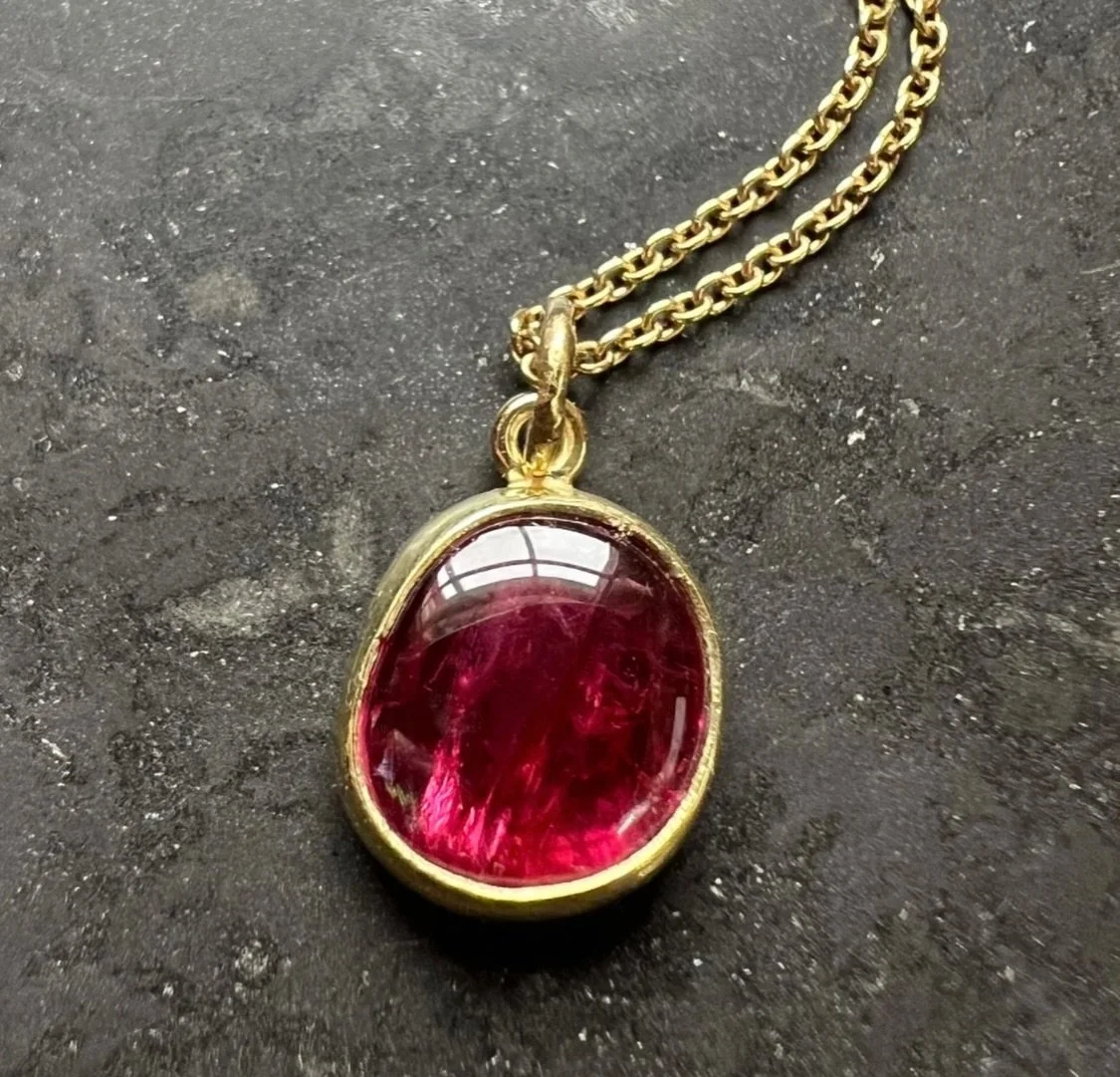 Which one are you choosing first? 

Spinel, Opal, Blue sapphire, purple Star sapphire, Pink Sapphire ?

All set in 18k gold 🤩

#jewellery #cassiajewellery