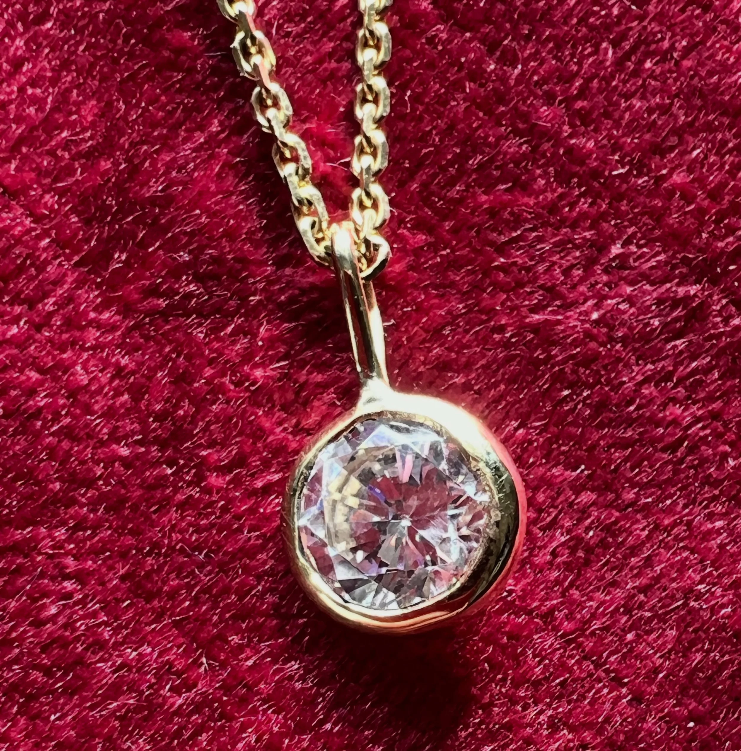 Bespoke commission - A diamond re set in 18k yellow gold&hellip; gorgeous ❤️

#diamondpendant