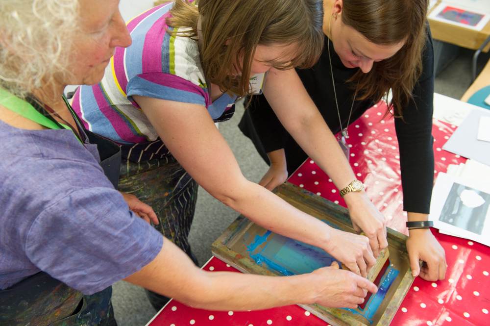 Carry Akroyd, and participants in the printing workshop © Cheryl-Samantha Owen