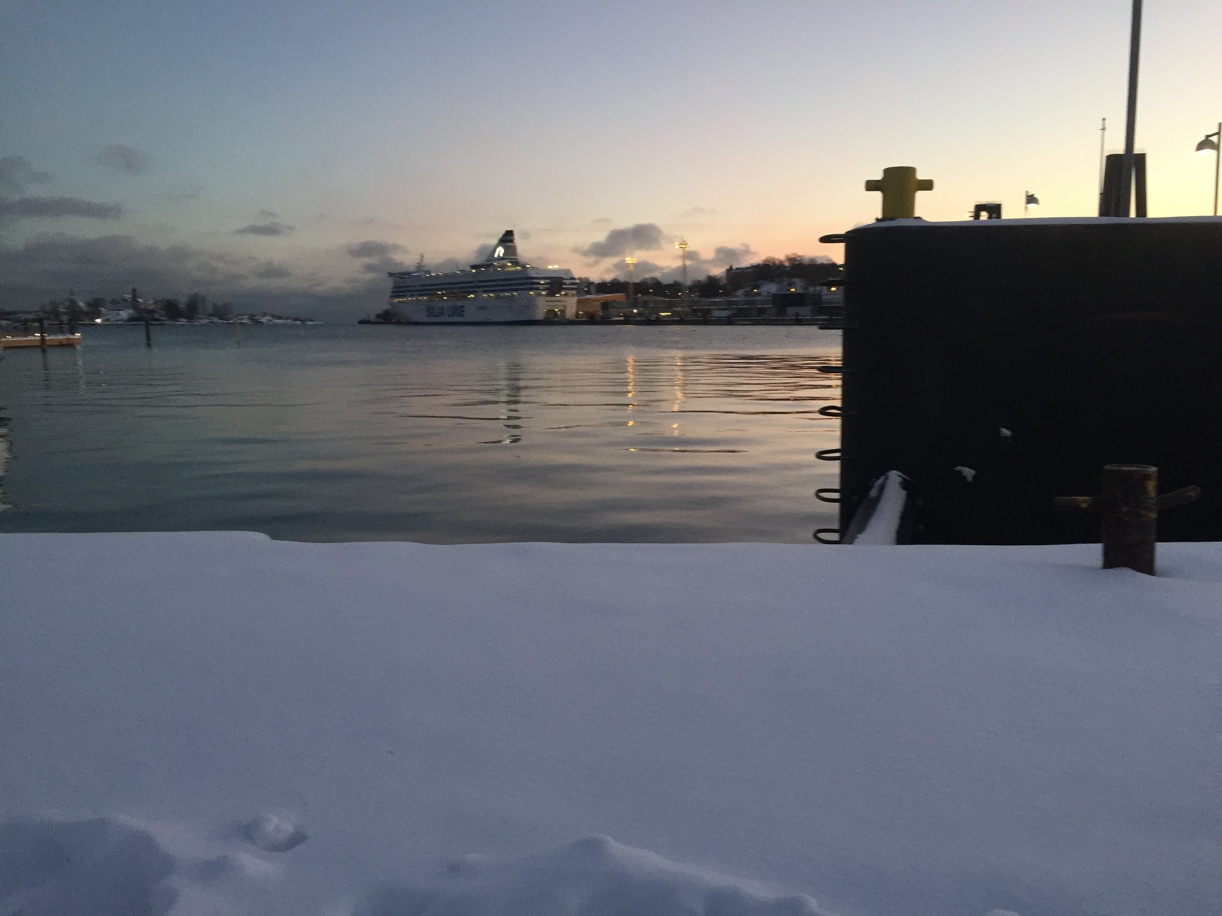 Helsinki's Bay at Dusk    photo by L.D. Van Cleave