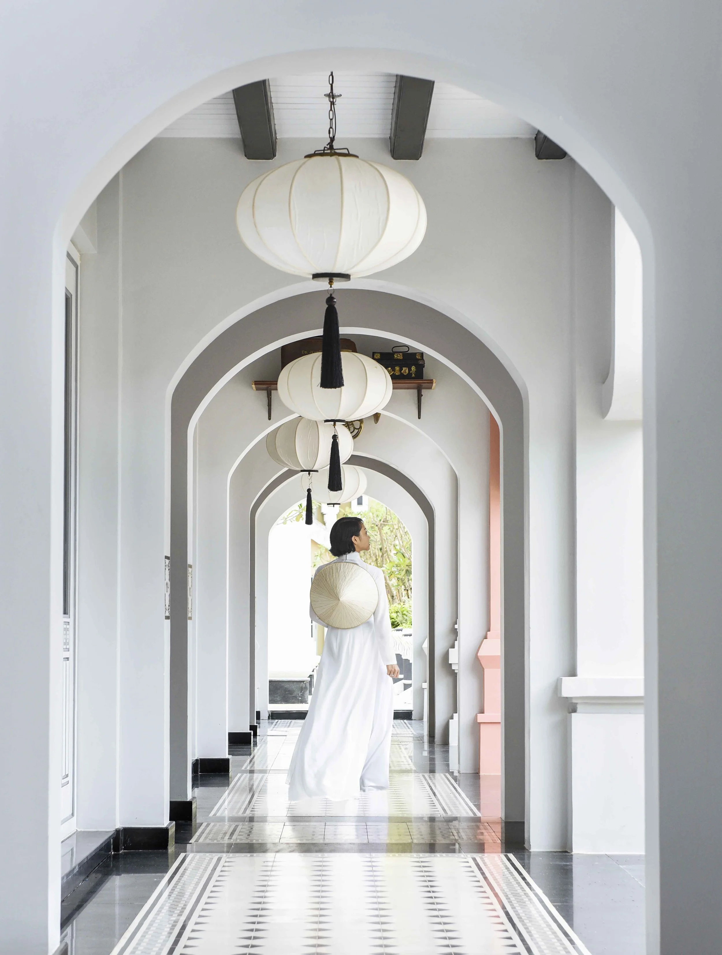 Woman at Walk 02.jpg