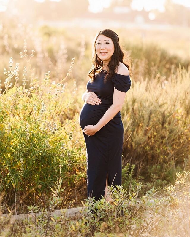 I had the pleasure of dolling up this pretty mama to be for her maternity shoot! .
.
MUAH: @serenebeautyartistry 
PHOTO: @danandtyler_photography .
#sba #serenebeauty #serenebeautyartistry #muah #maternitymakeup #maternityhair #maternitymuah #makeupa